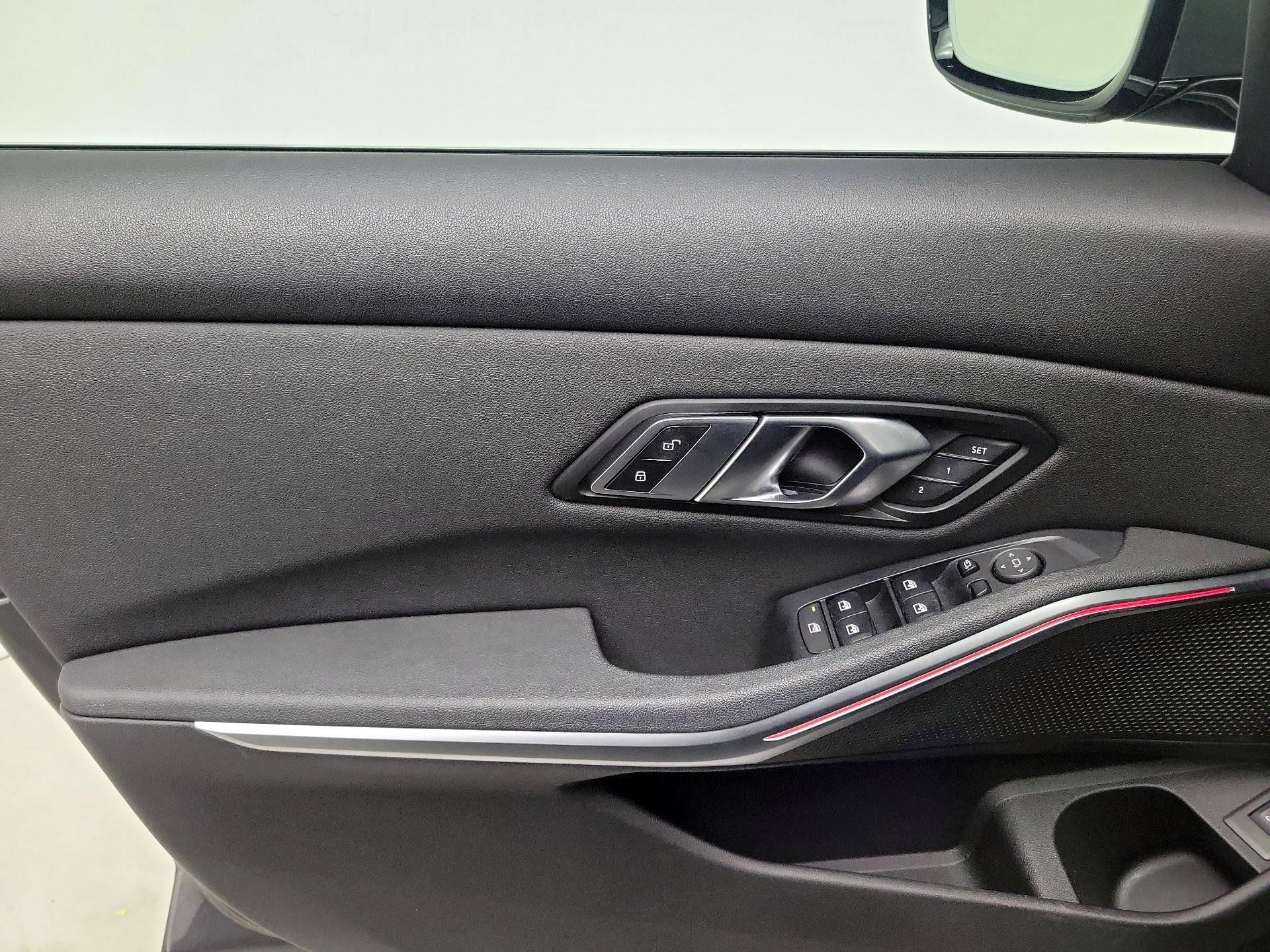 Thumbnail: 2021 BMW 3 Series - 12