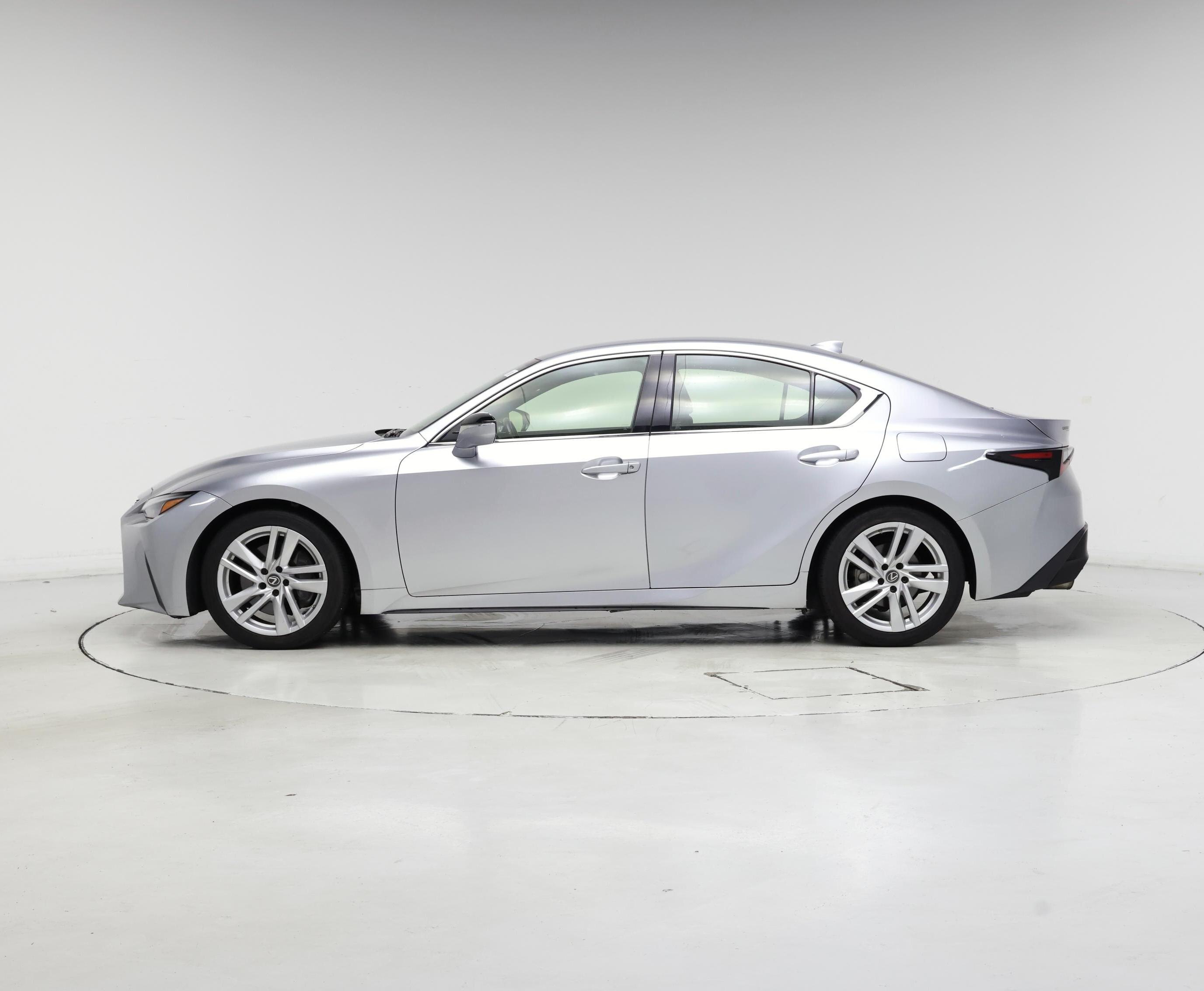 Thumbnail: 2021 Lexus IS - 3