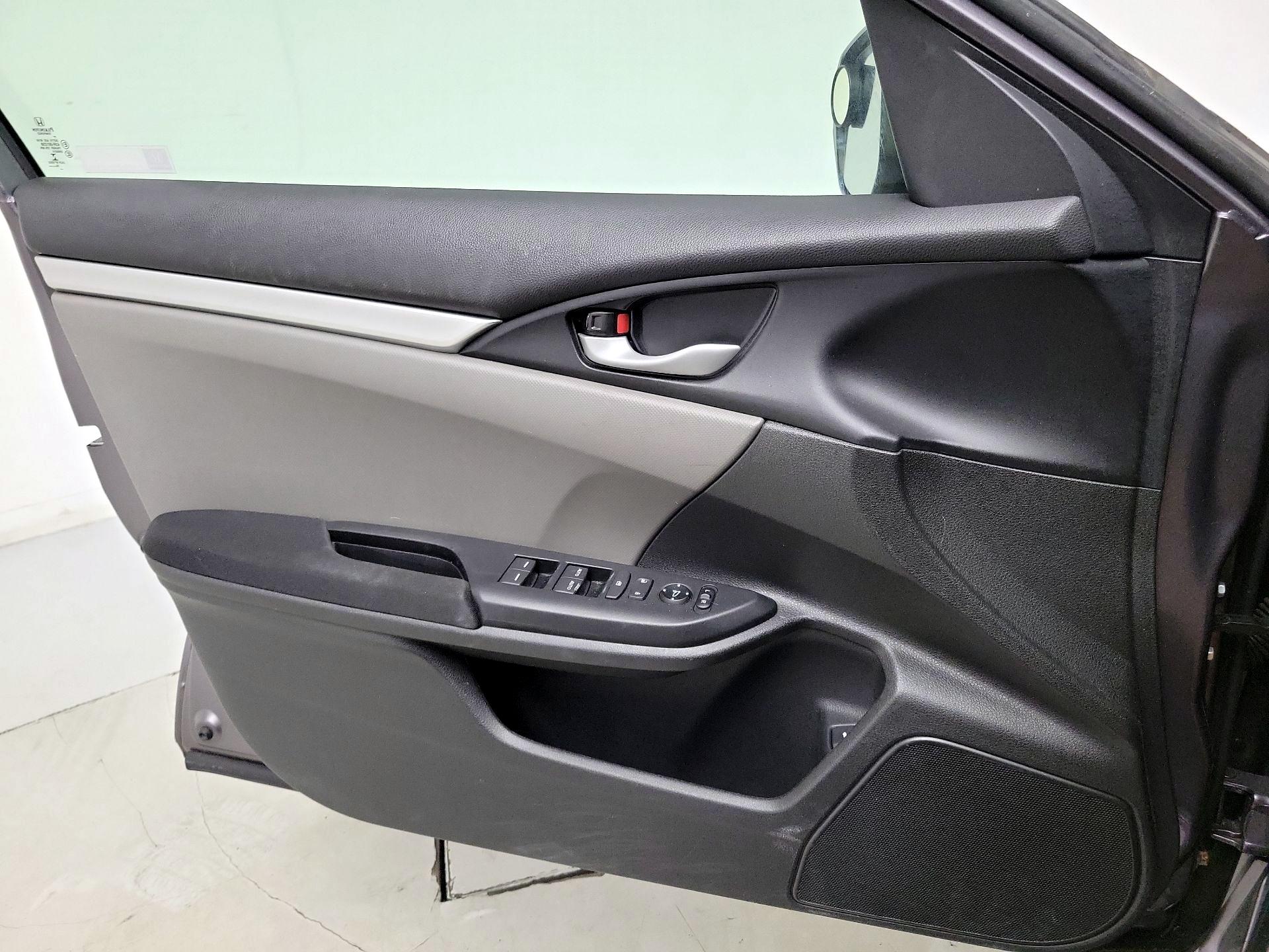 Thumbnail: 2018 Honda Civic - 12