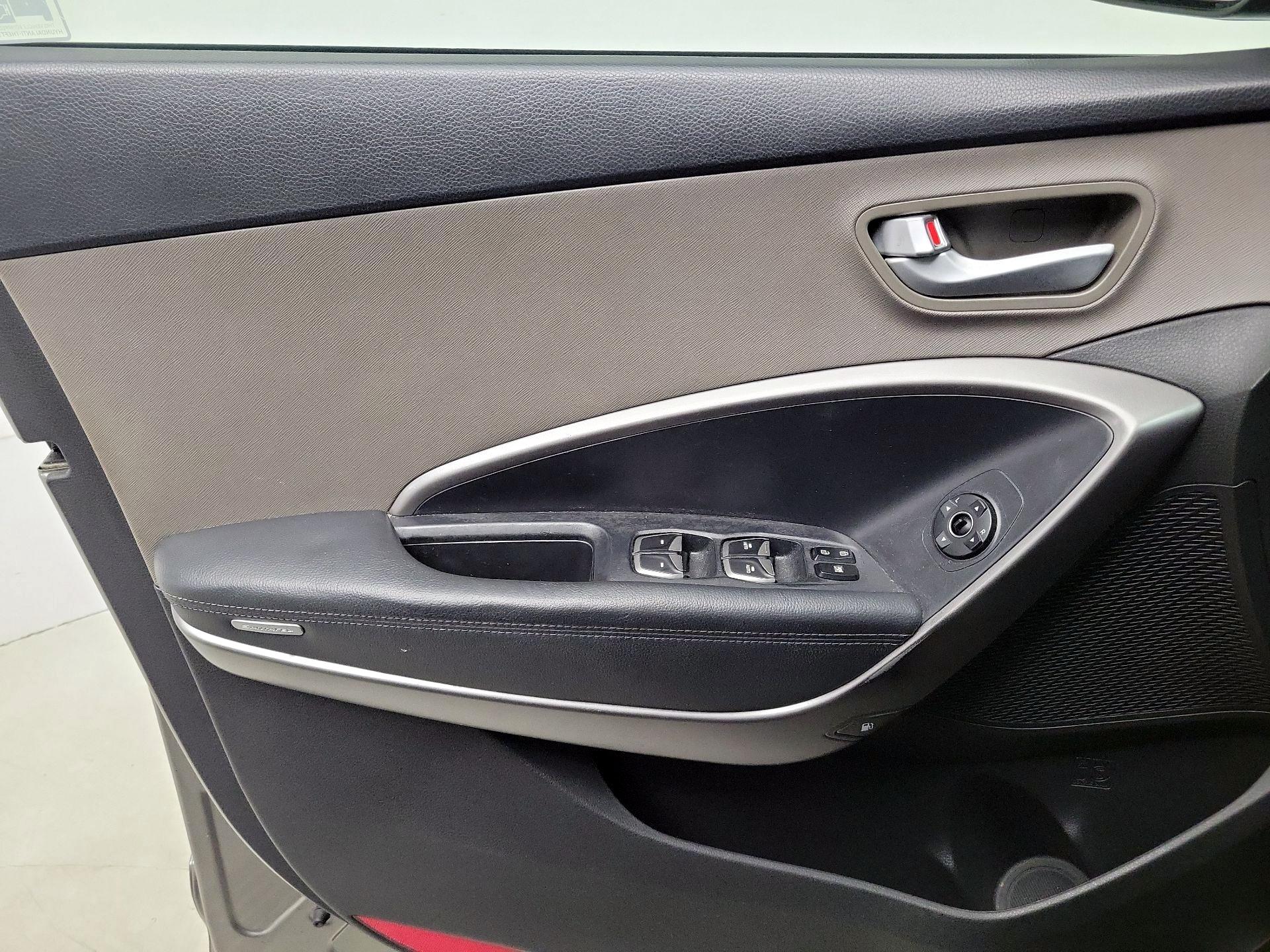 Thumbnail: 2015 Hyundai Santa Fe - 12