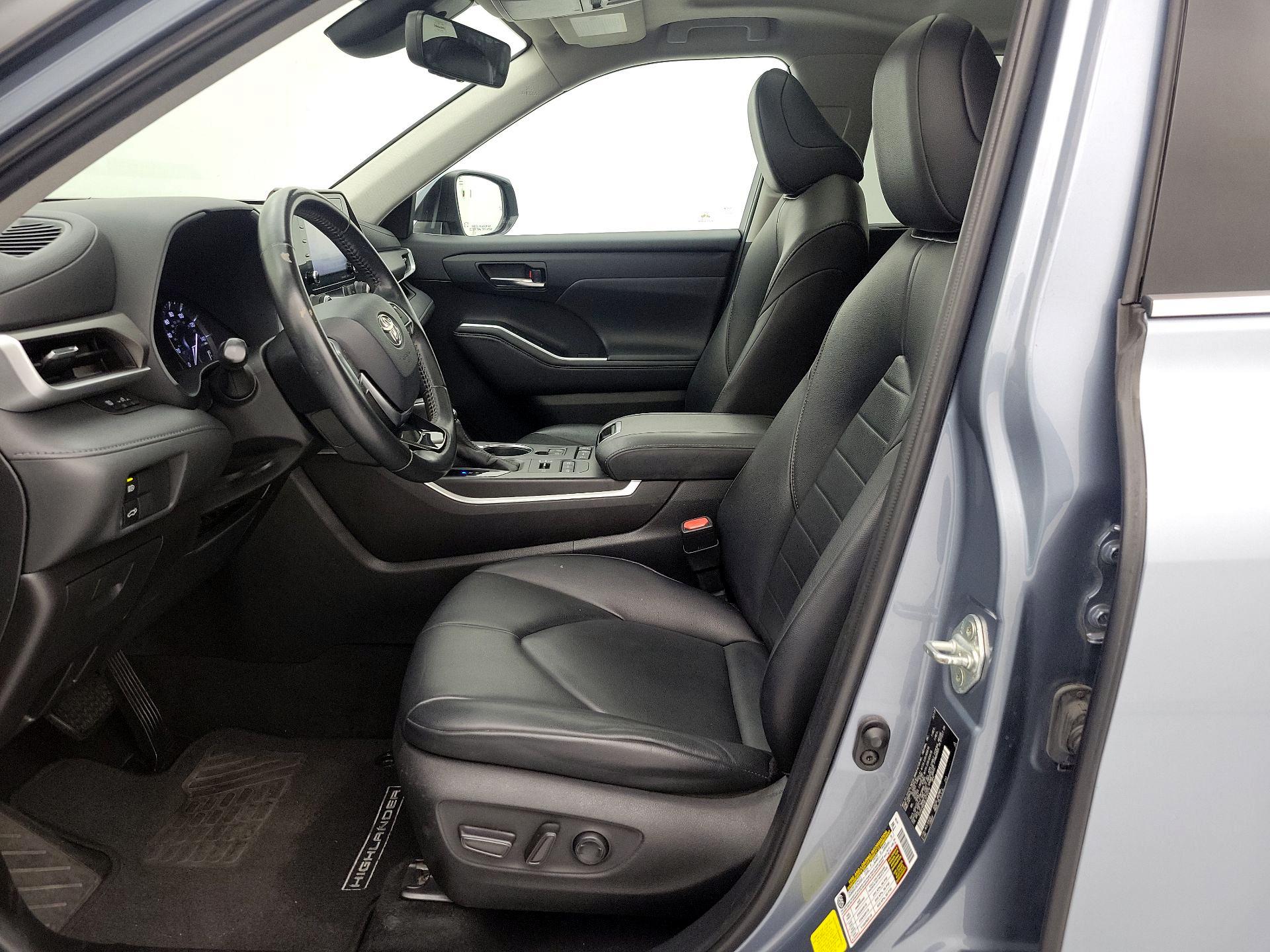 Thumbnail: 2020 Toyota Highlander - 11