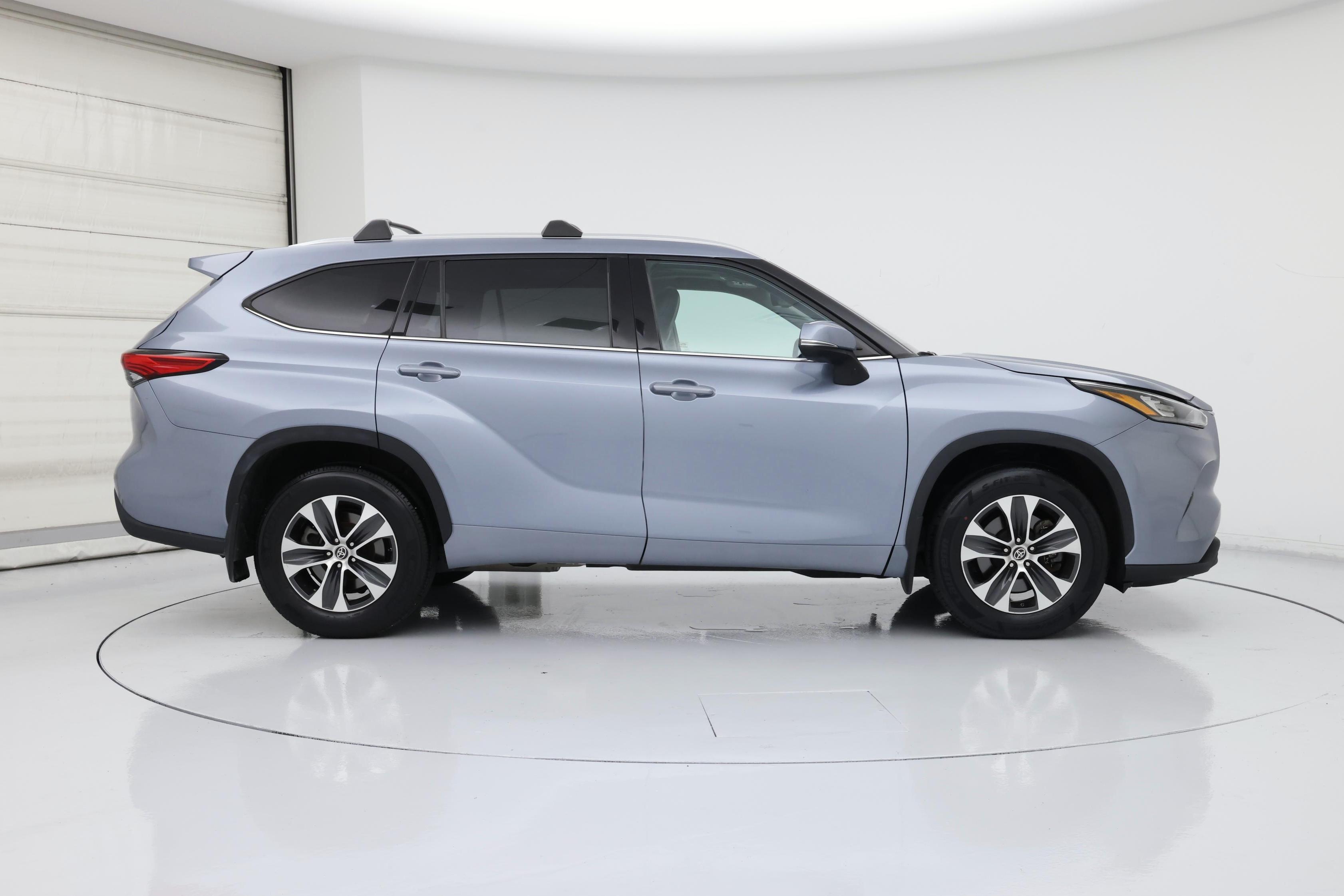 Thumbnail: 2020 Toyota Highlander - 7