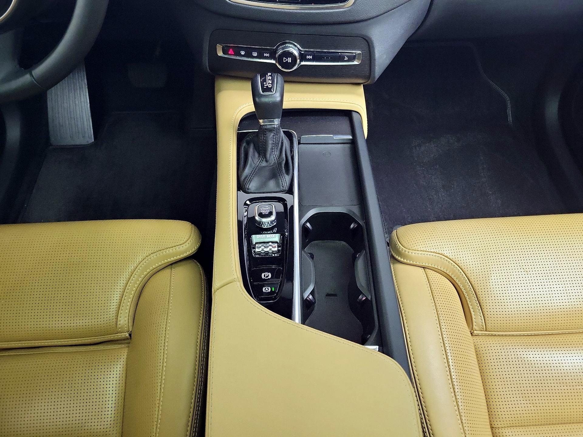 Thumbnail: 2021 Volvo XC90 - 18