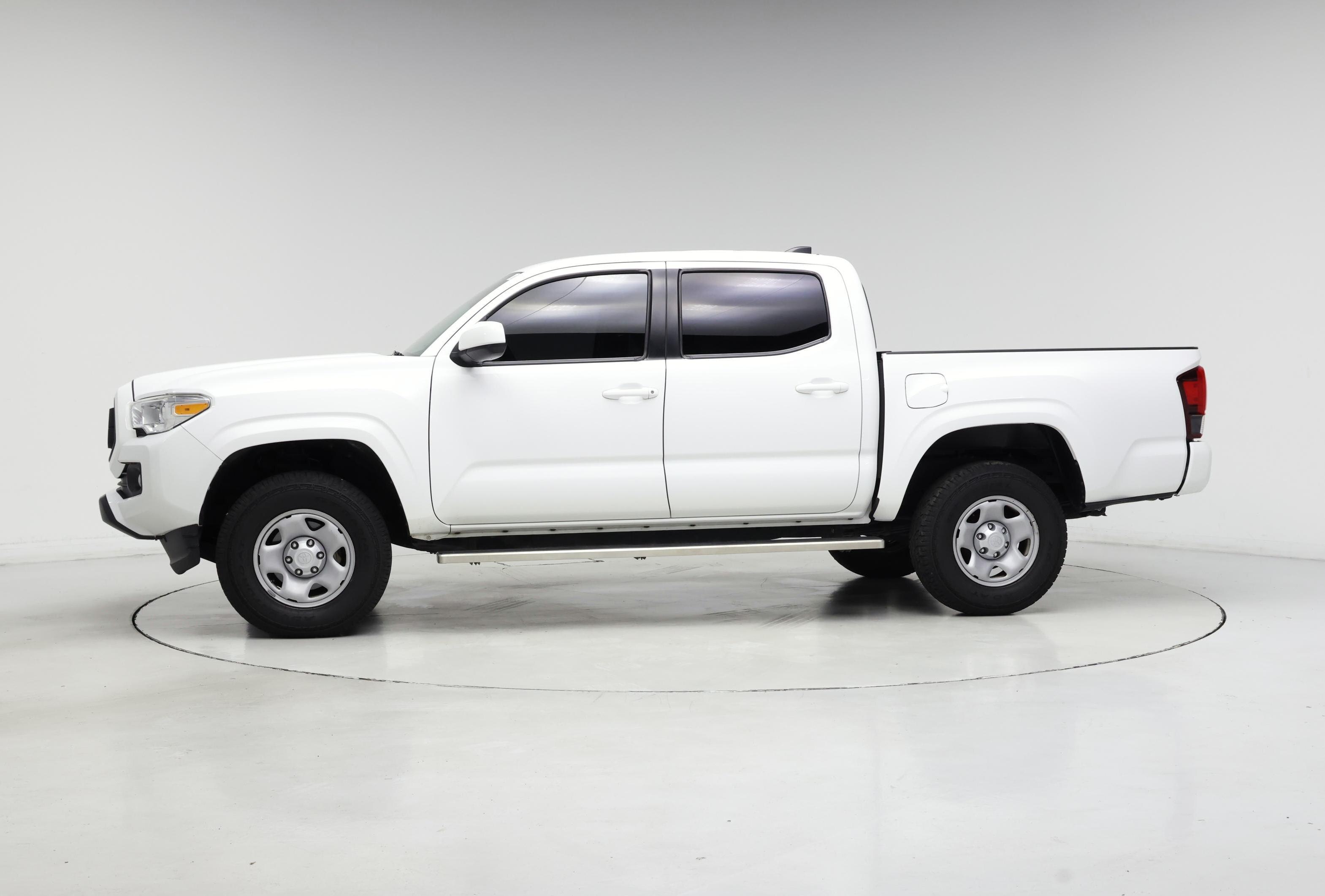 Thumbnail: 2020 Toyota Tacoma - 3