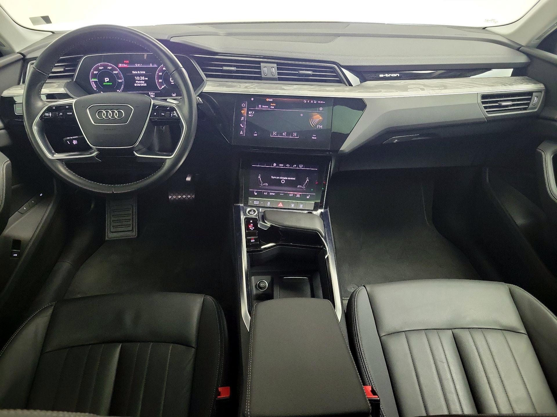 Thumbnail: 2021 Audi e-tron - 9