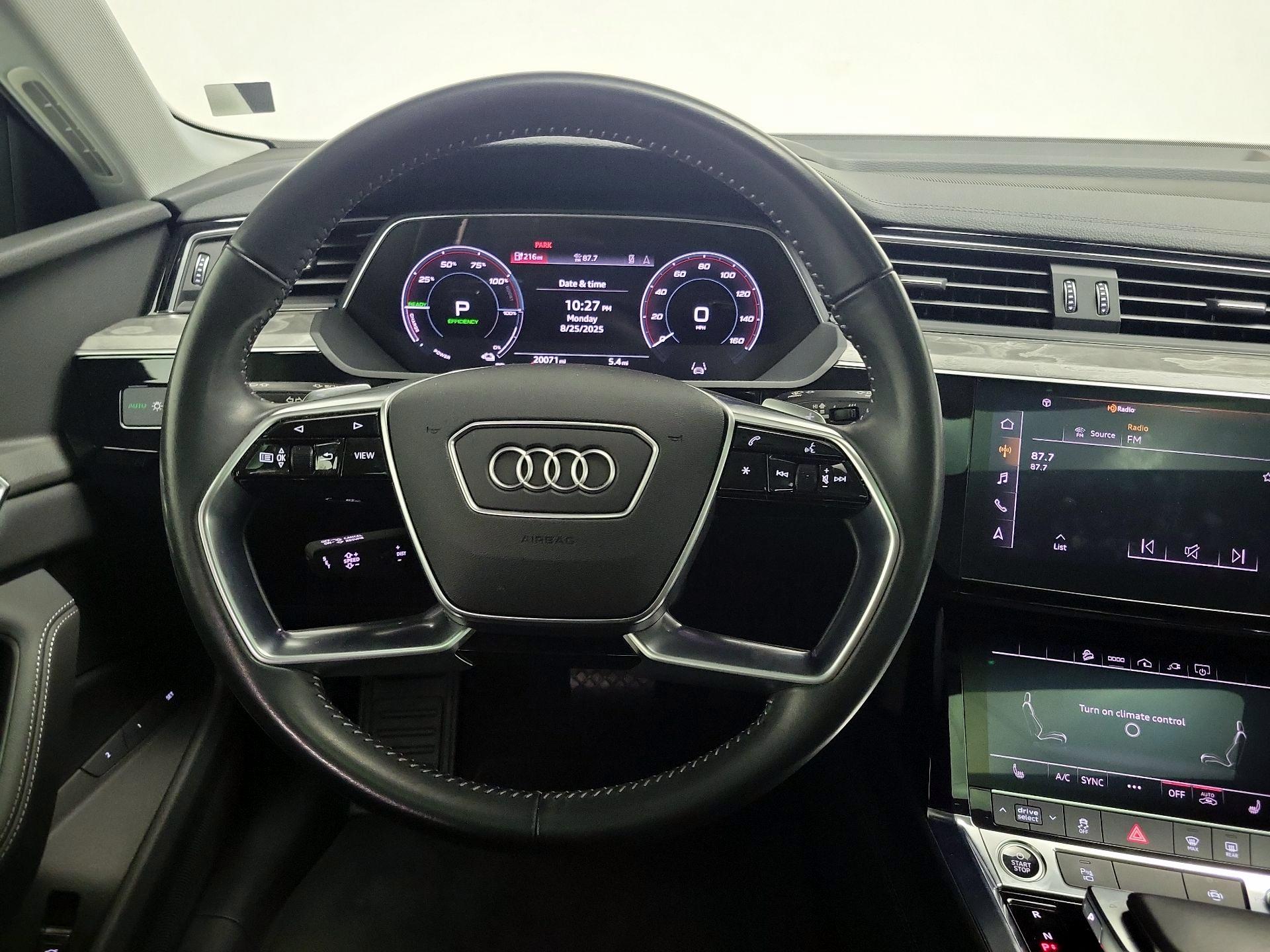 Thumbnail: 2021 Audi e-tron - 10