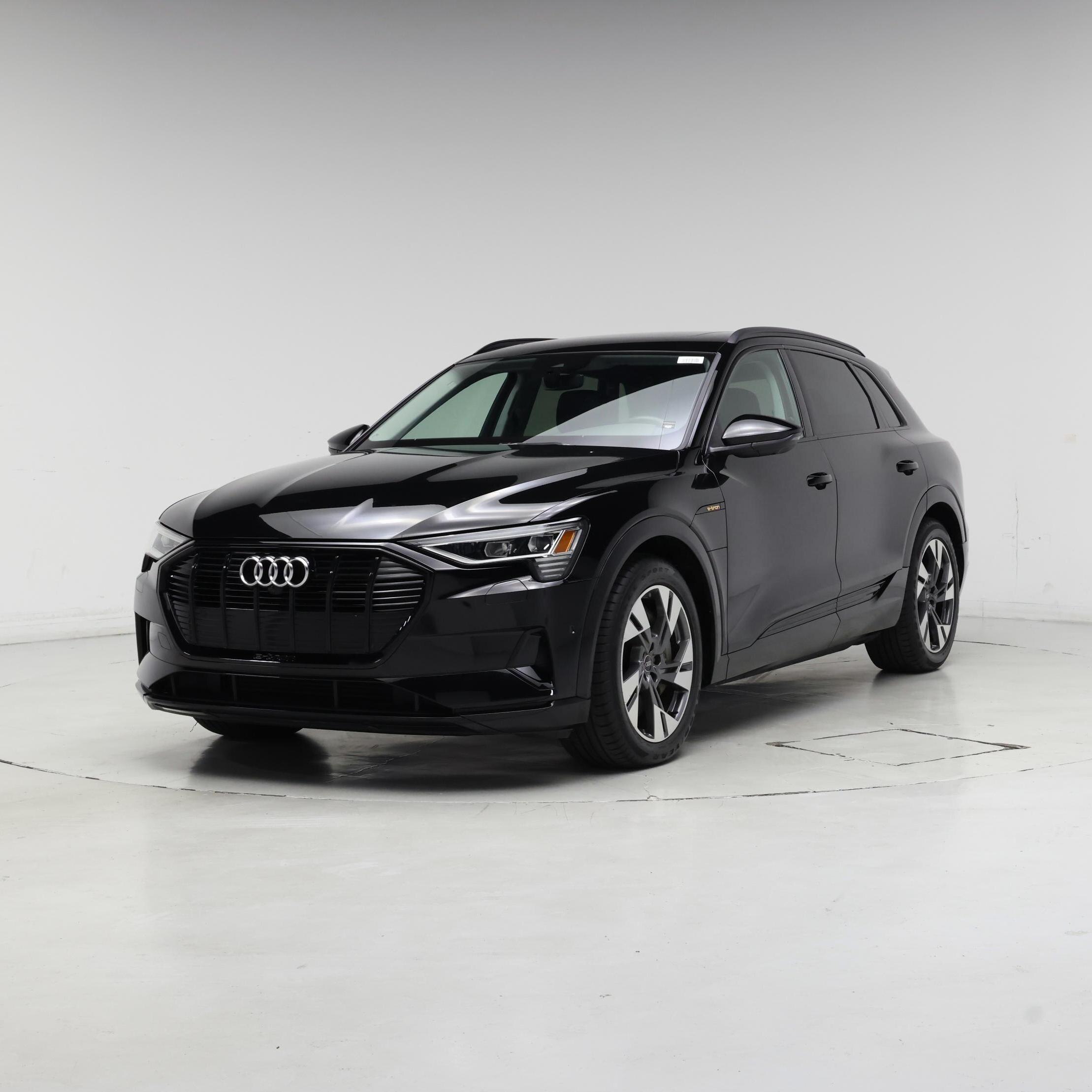 Thumbnail: 2021 Audi e-tron - 4
