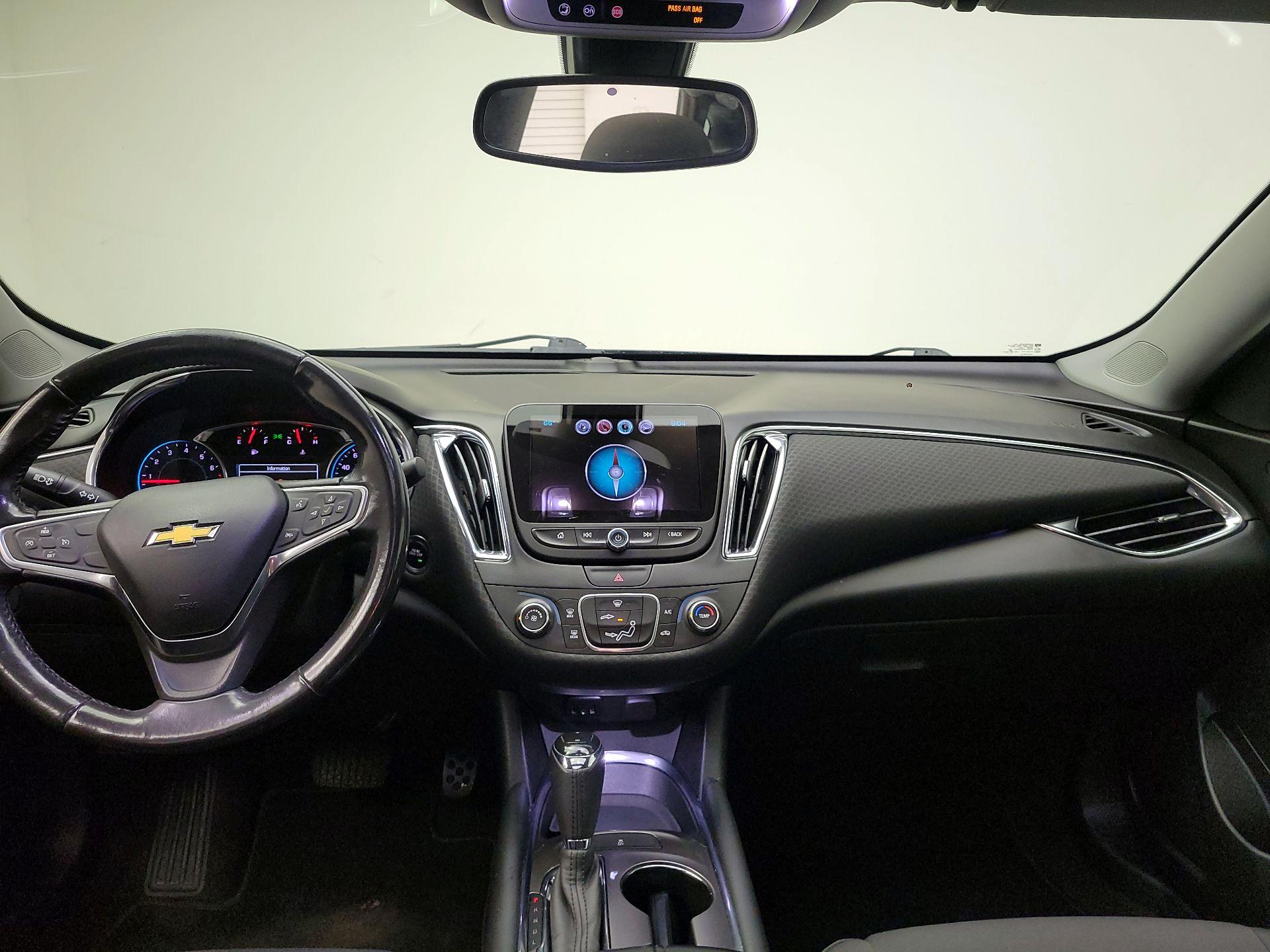 Thumbnail: 2018 Chevrolet Malibu - 9