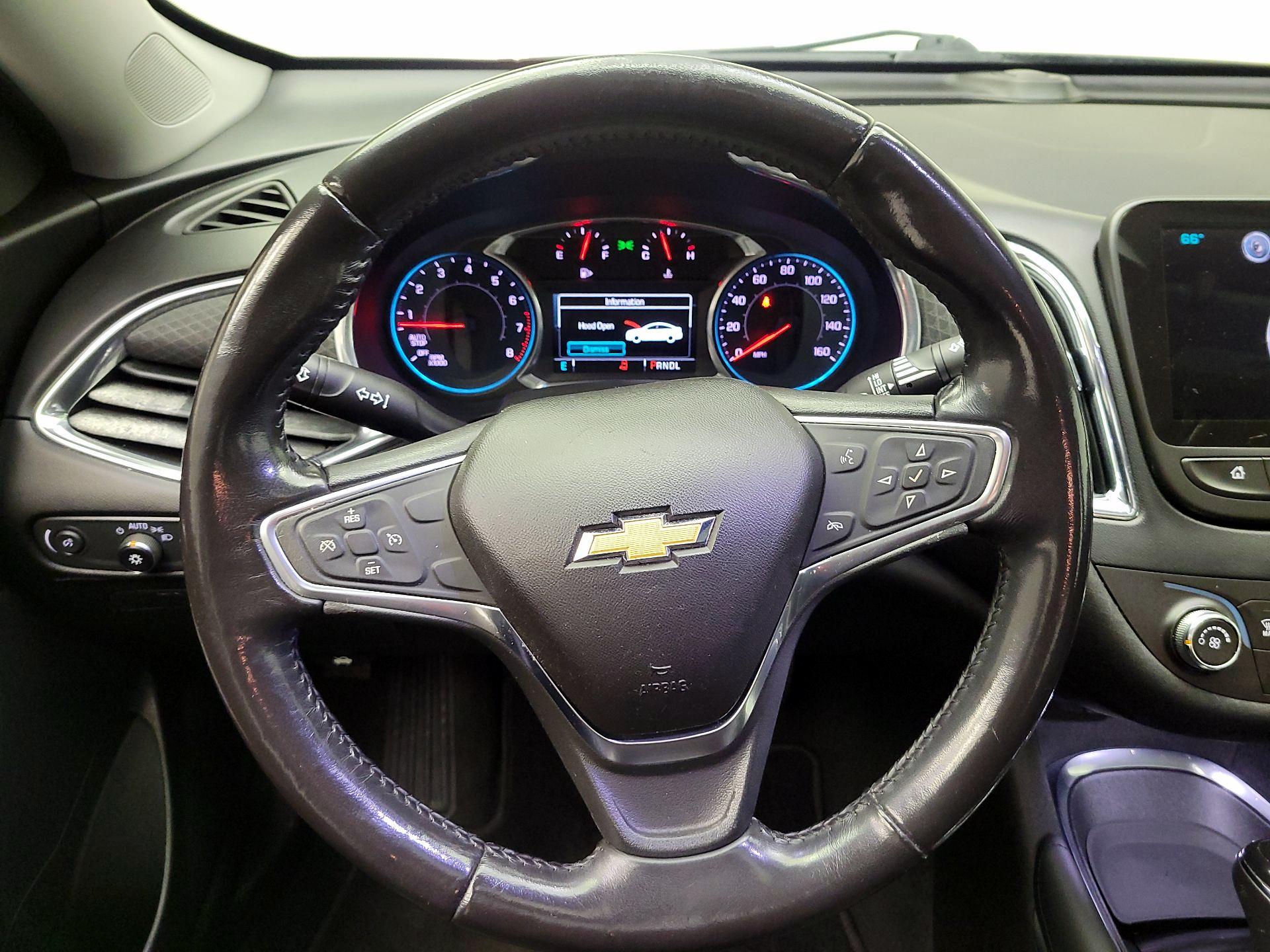 Thumbnail: 2018 Chevrolet Malibu - 10