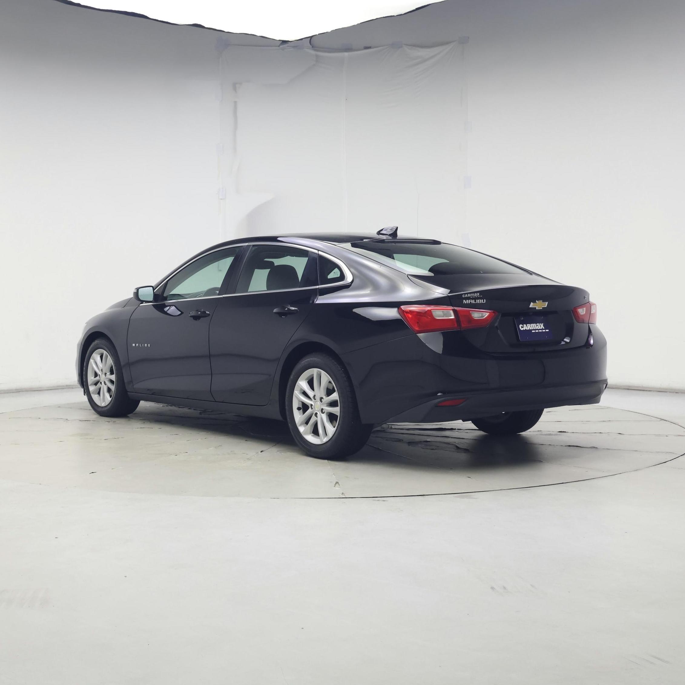 Thumbnail: 2018 Chevrolet Malibu - 2