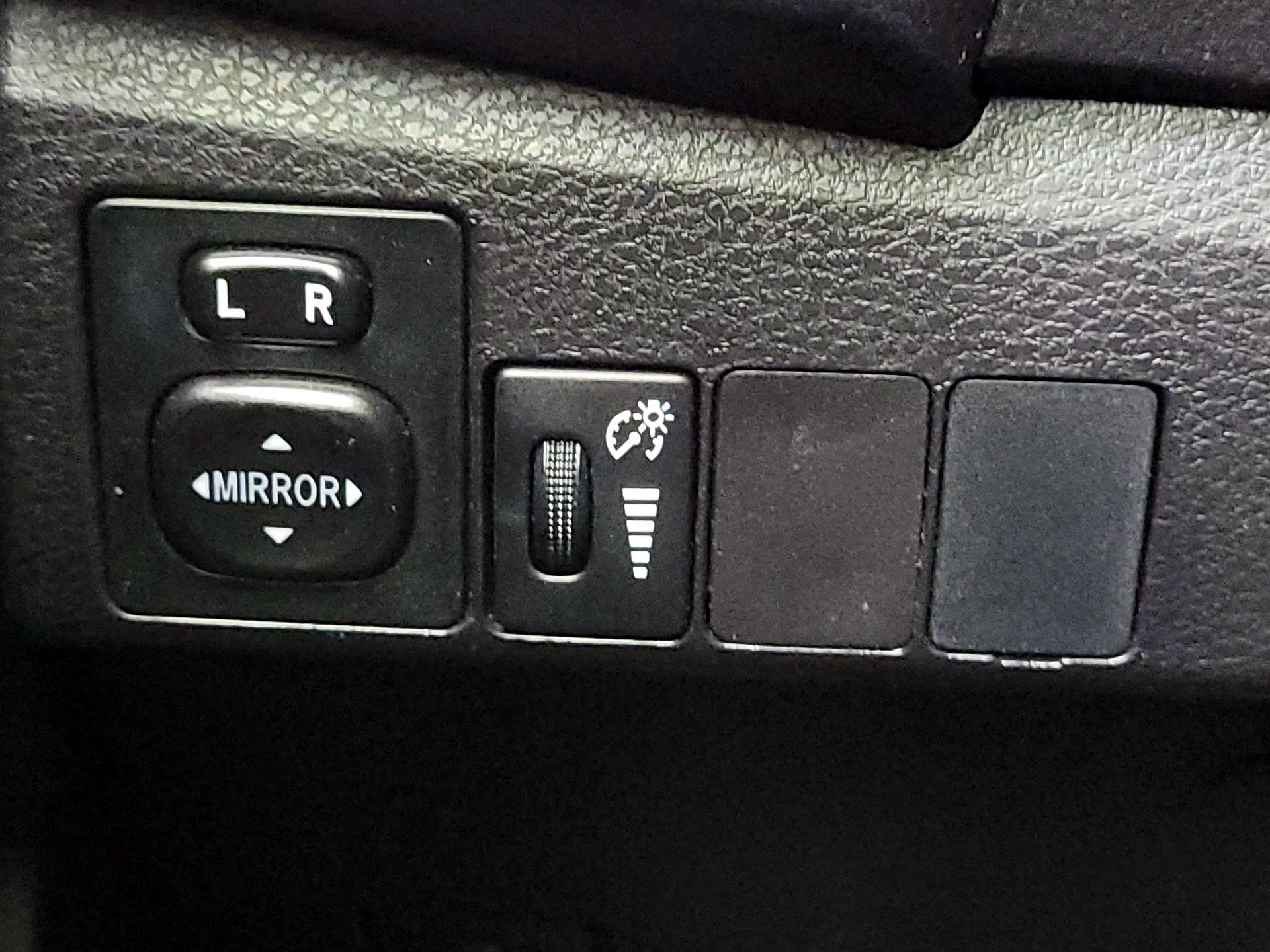 Thumbnail: 2016 Toyota Corolla - 13