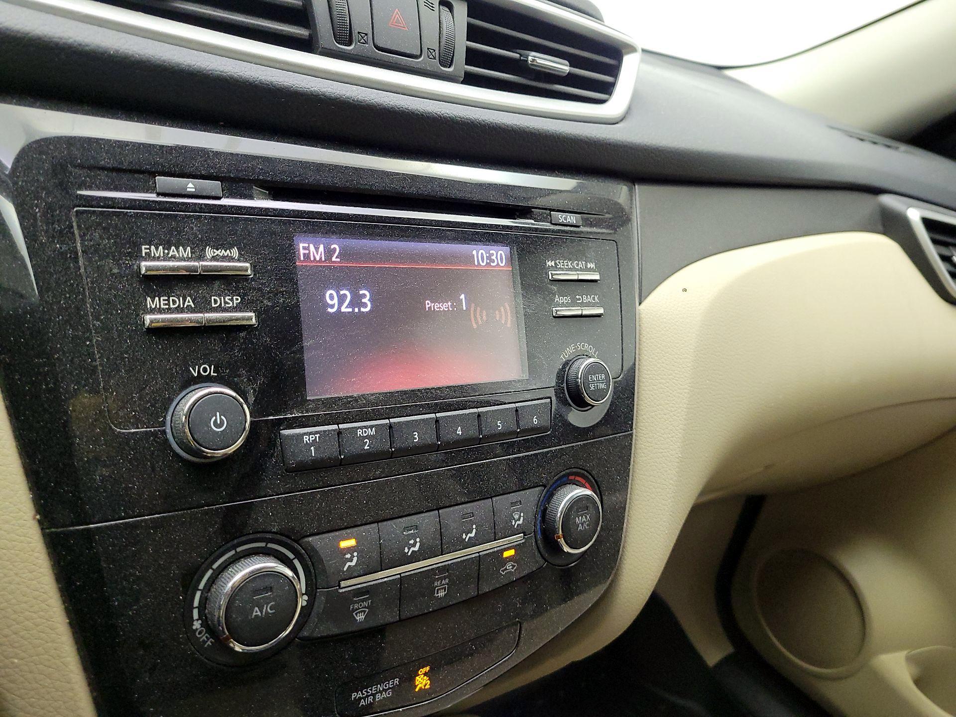 Thumbnail: 2016 Nissan Rogue - 15