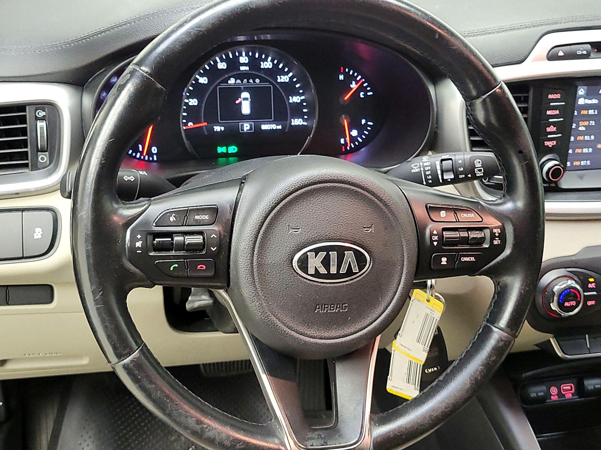 Thumbnail: 2017 Kia Sorento - 10