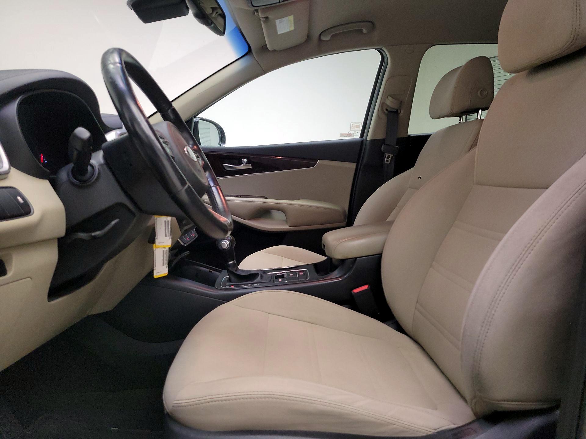 Thumbnail: 2017 Kia Sorento - 11