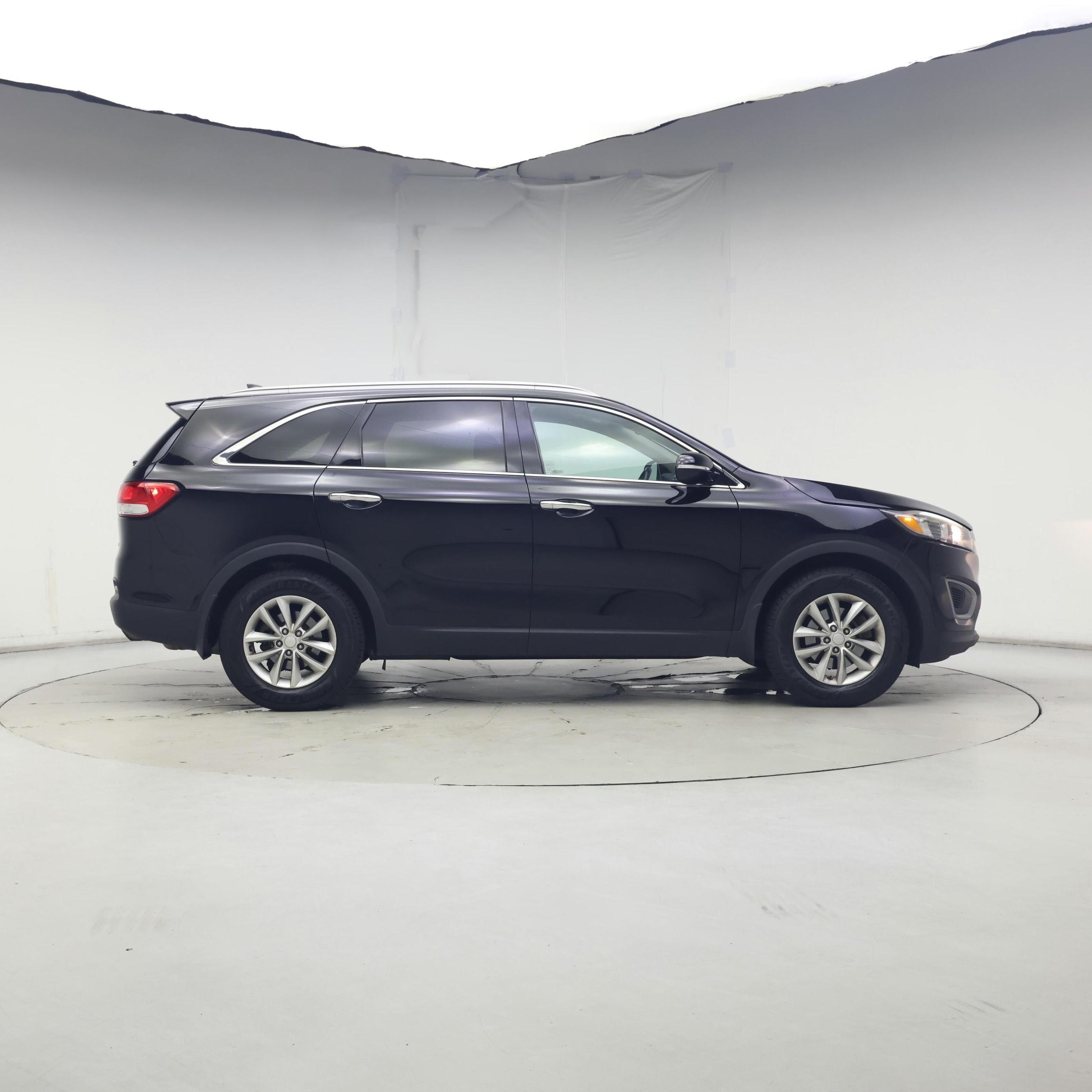 Thumbnail: 2017 Kia Sorento - 7
