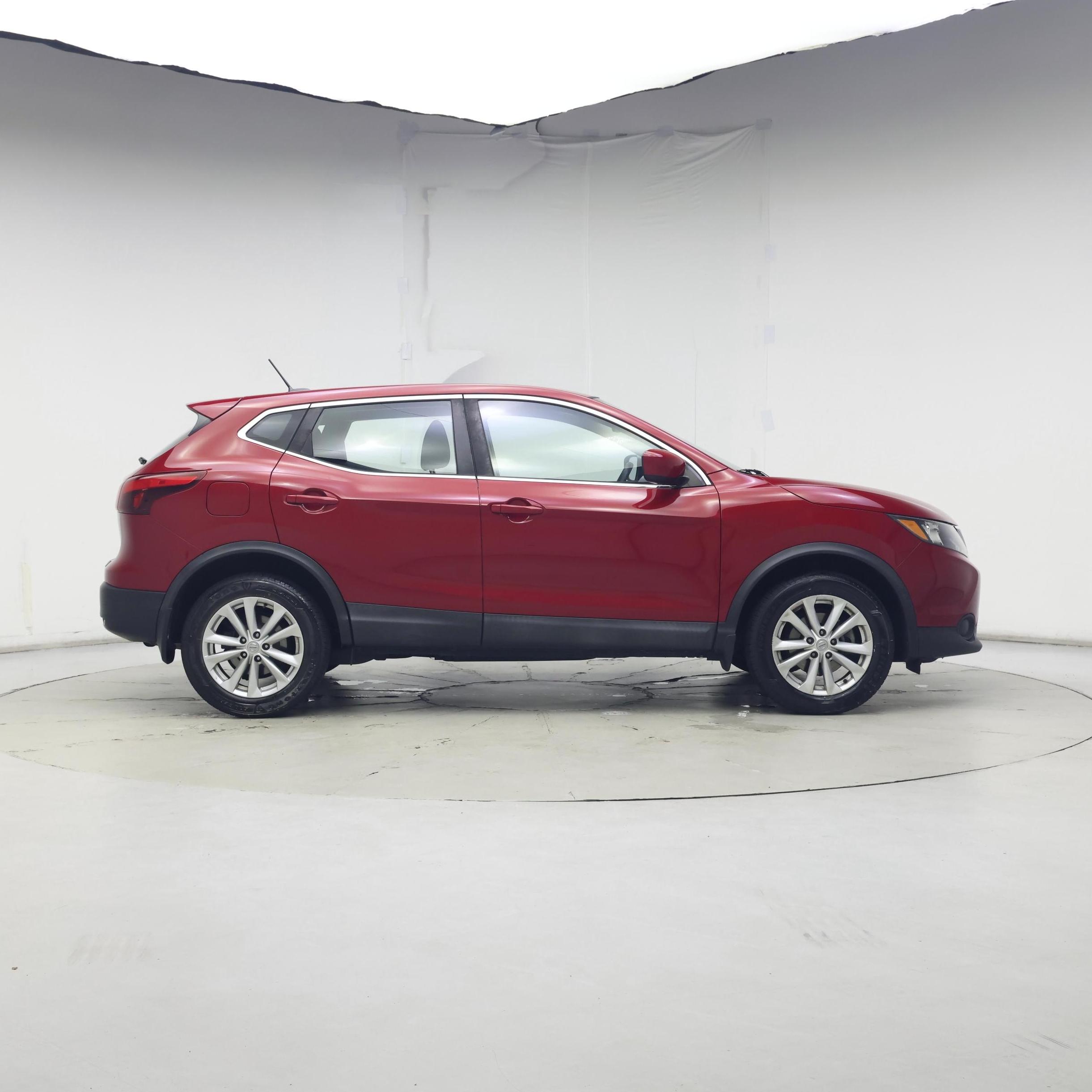 Thumbnail: 2018 Nissan Rogue Sport - 7