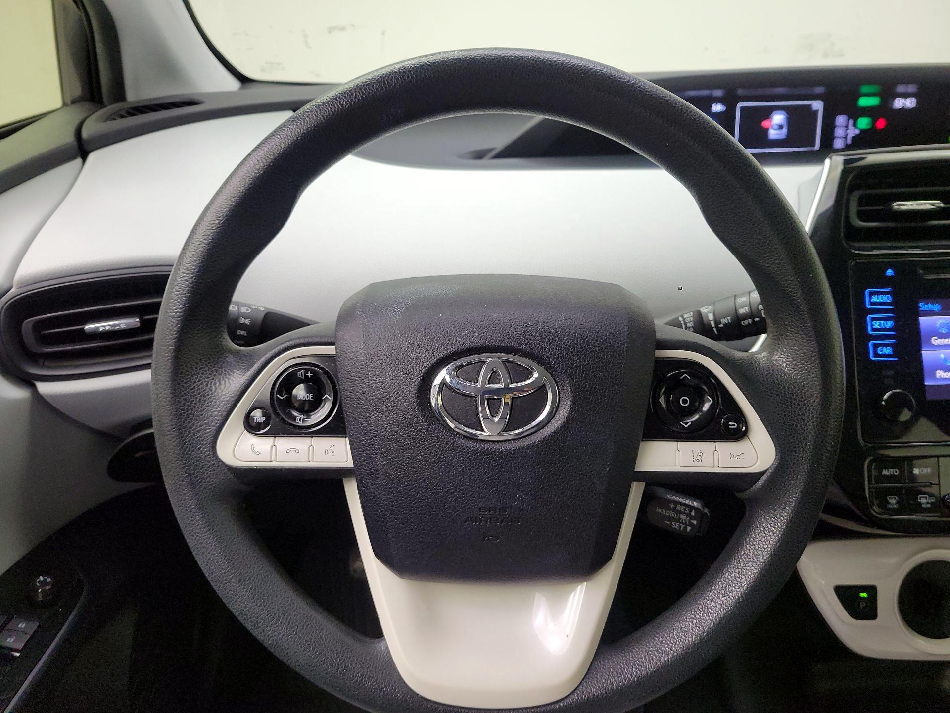 Thumbnail: 2021 Toyota Prius - 10