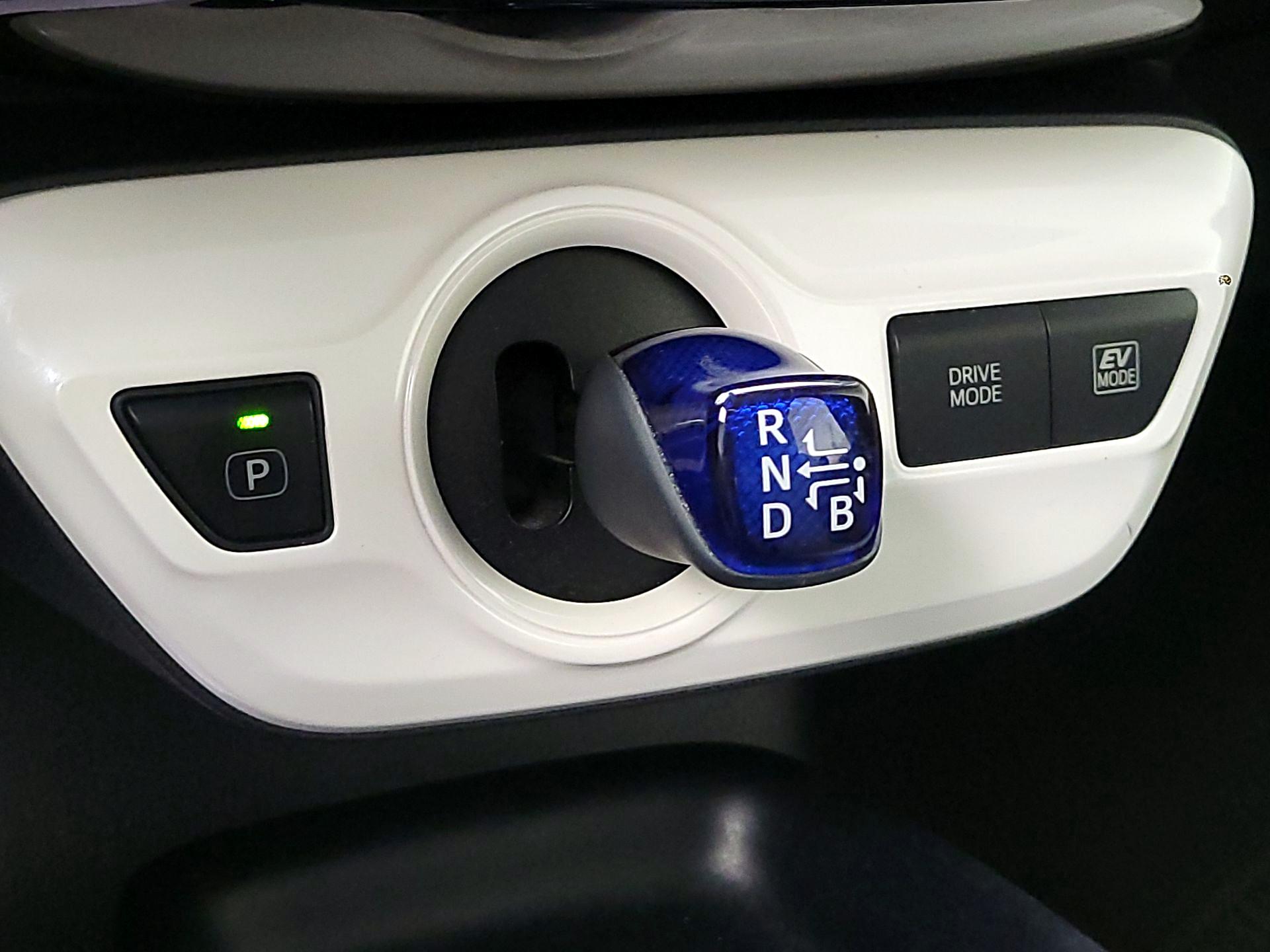 Thumbnail: 2021 Toyota Prius - 17