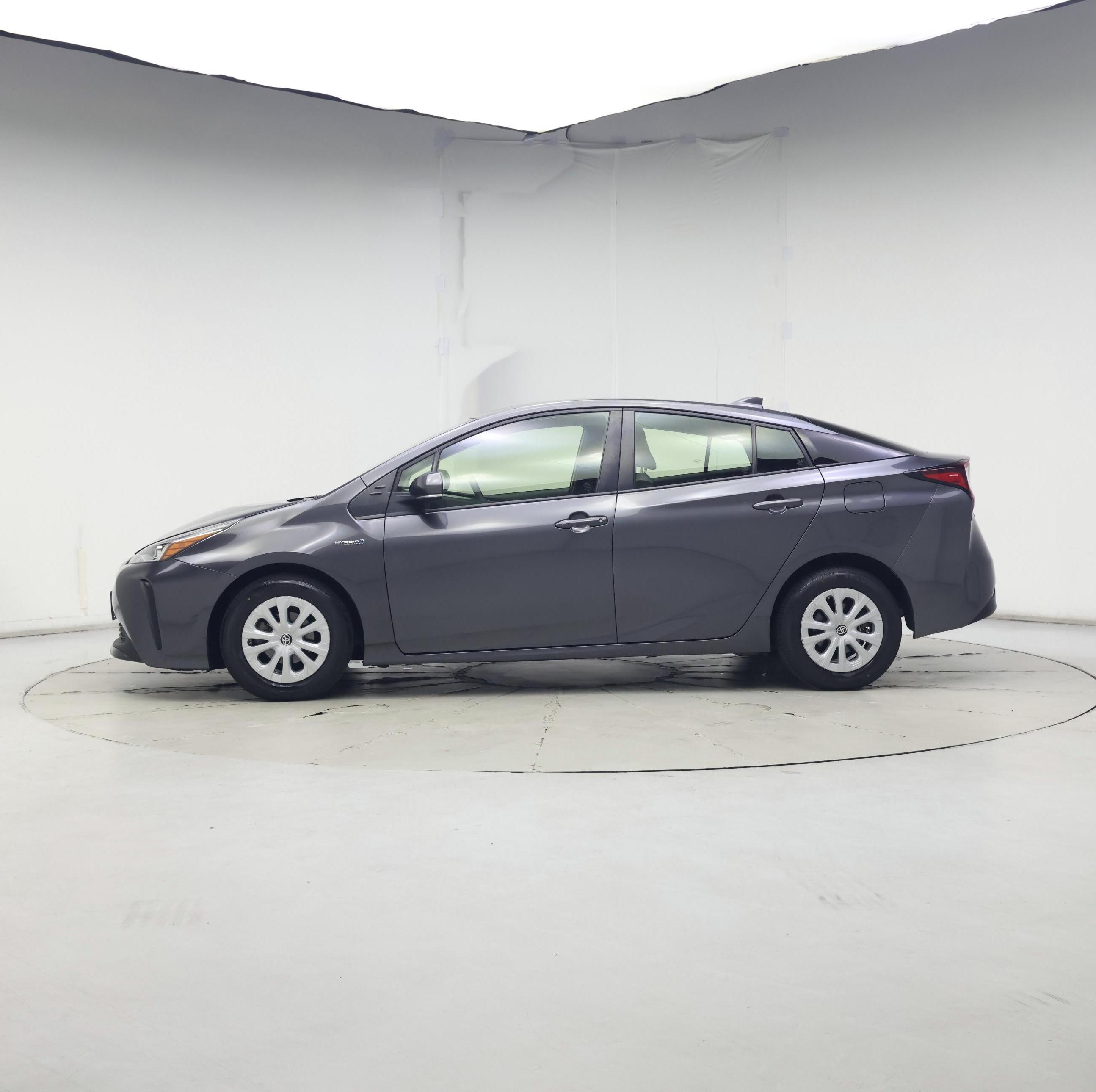 Thumbnail: 2021 Toyota Prius - 3