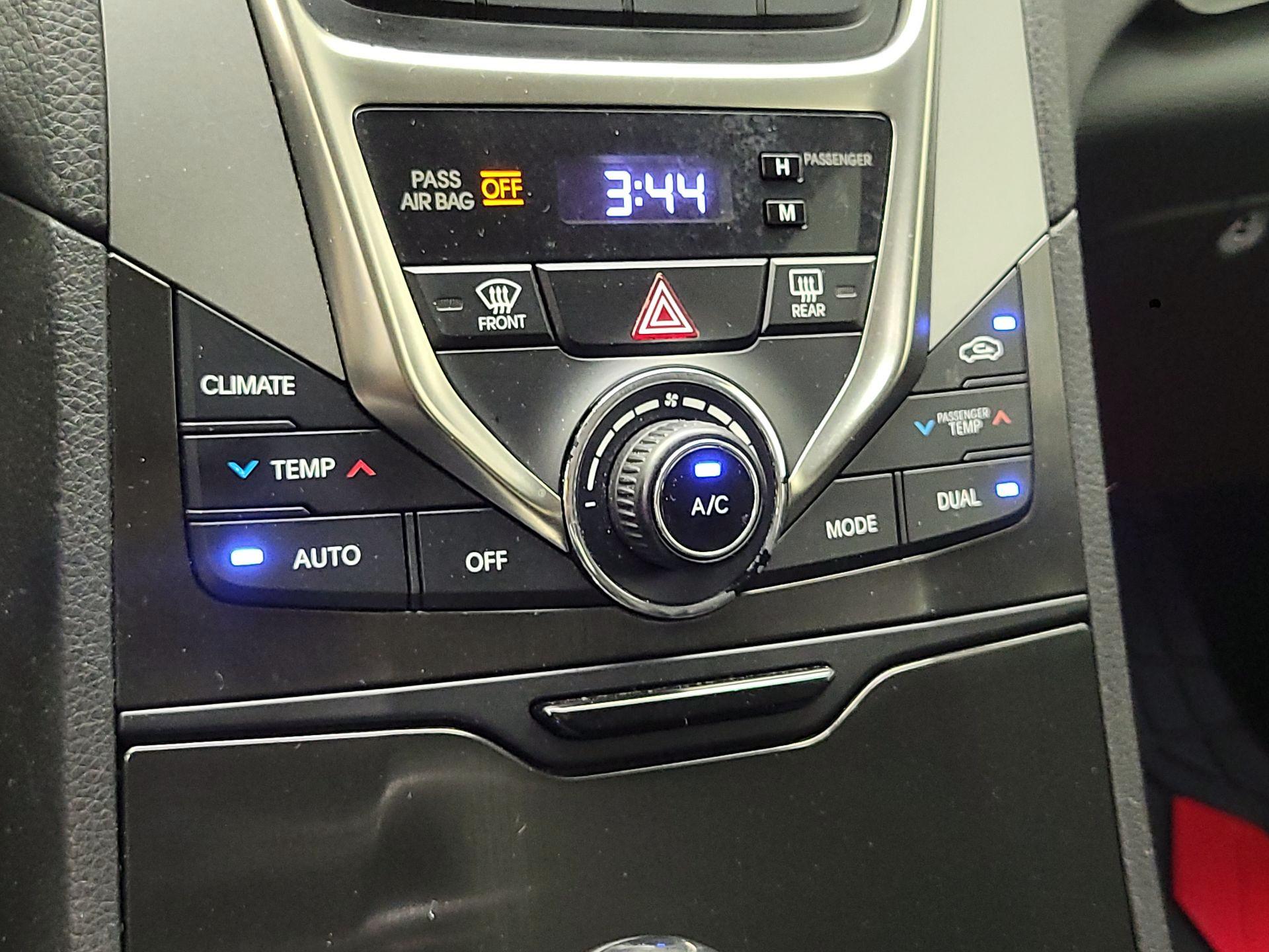 Thumbnail: 2014 Hyundai Azera - 17