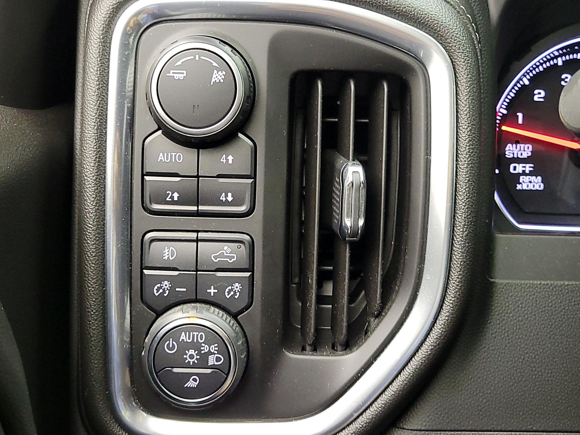 Thumbnail: 2019 Chevrolet Silverado 1500 - 13