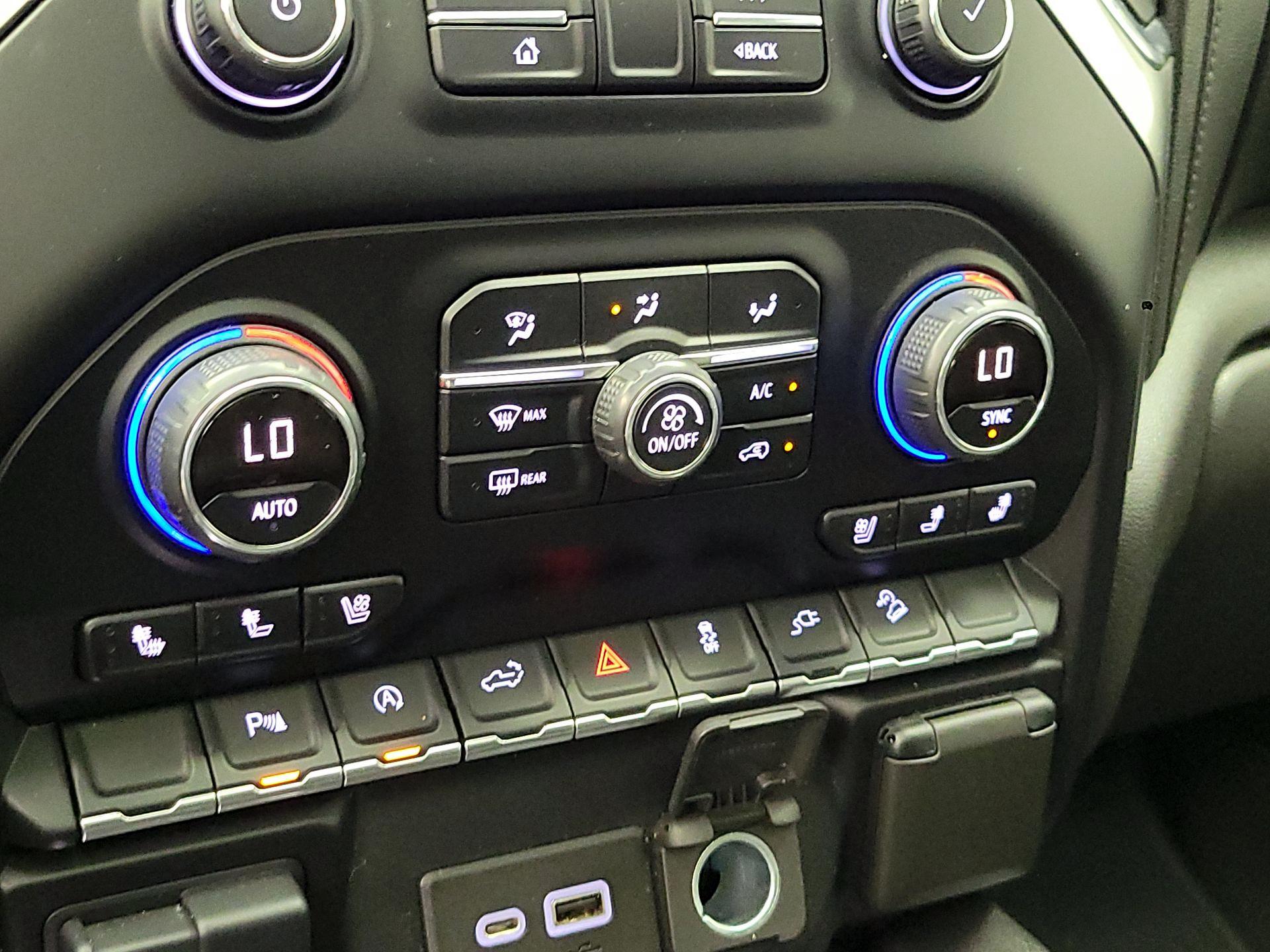 Thumbnail: 2019 Chevrolet Silverado 1500 - 17