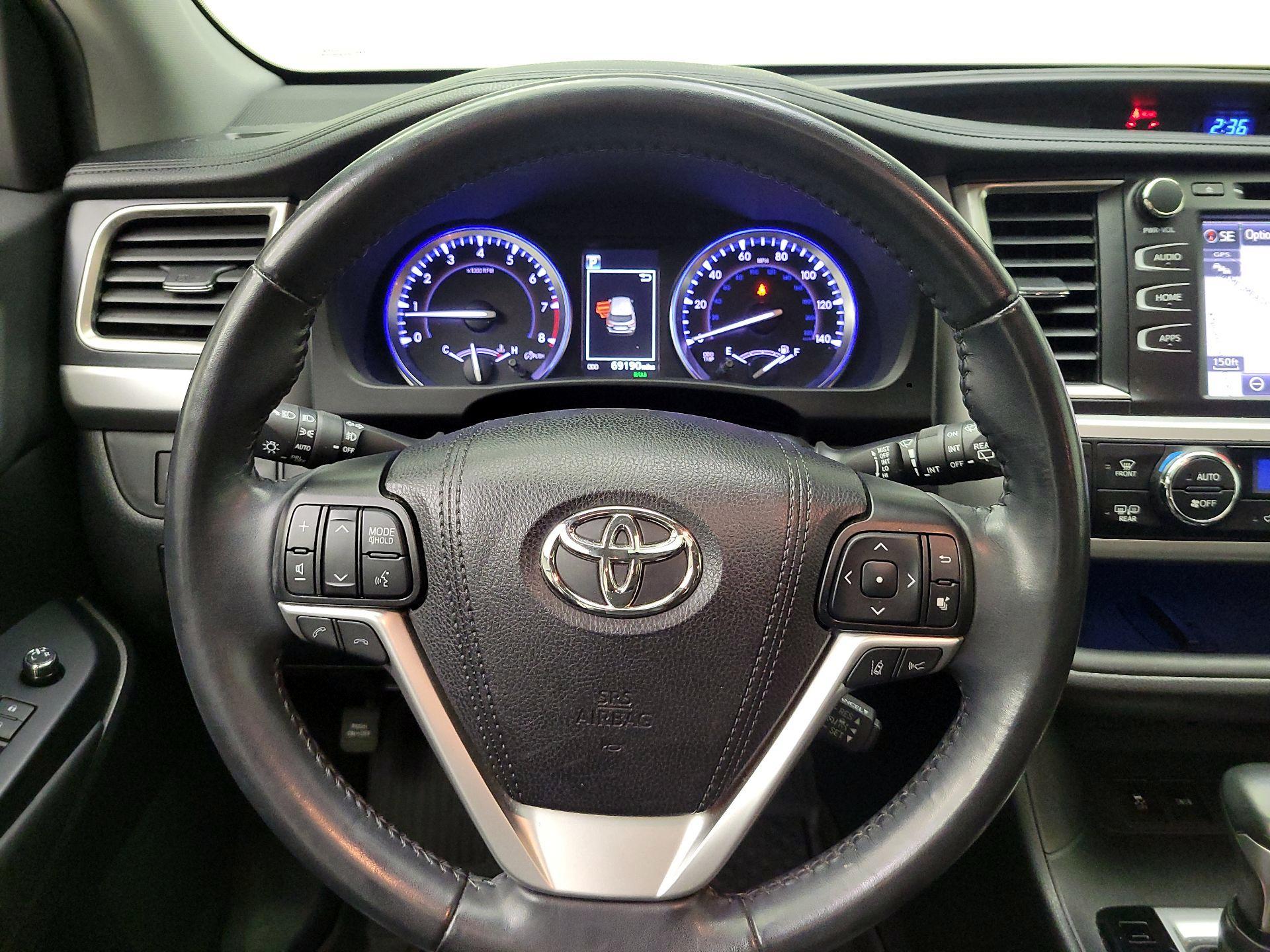 Thumbnail: 2019 Toyota Highlander - 10