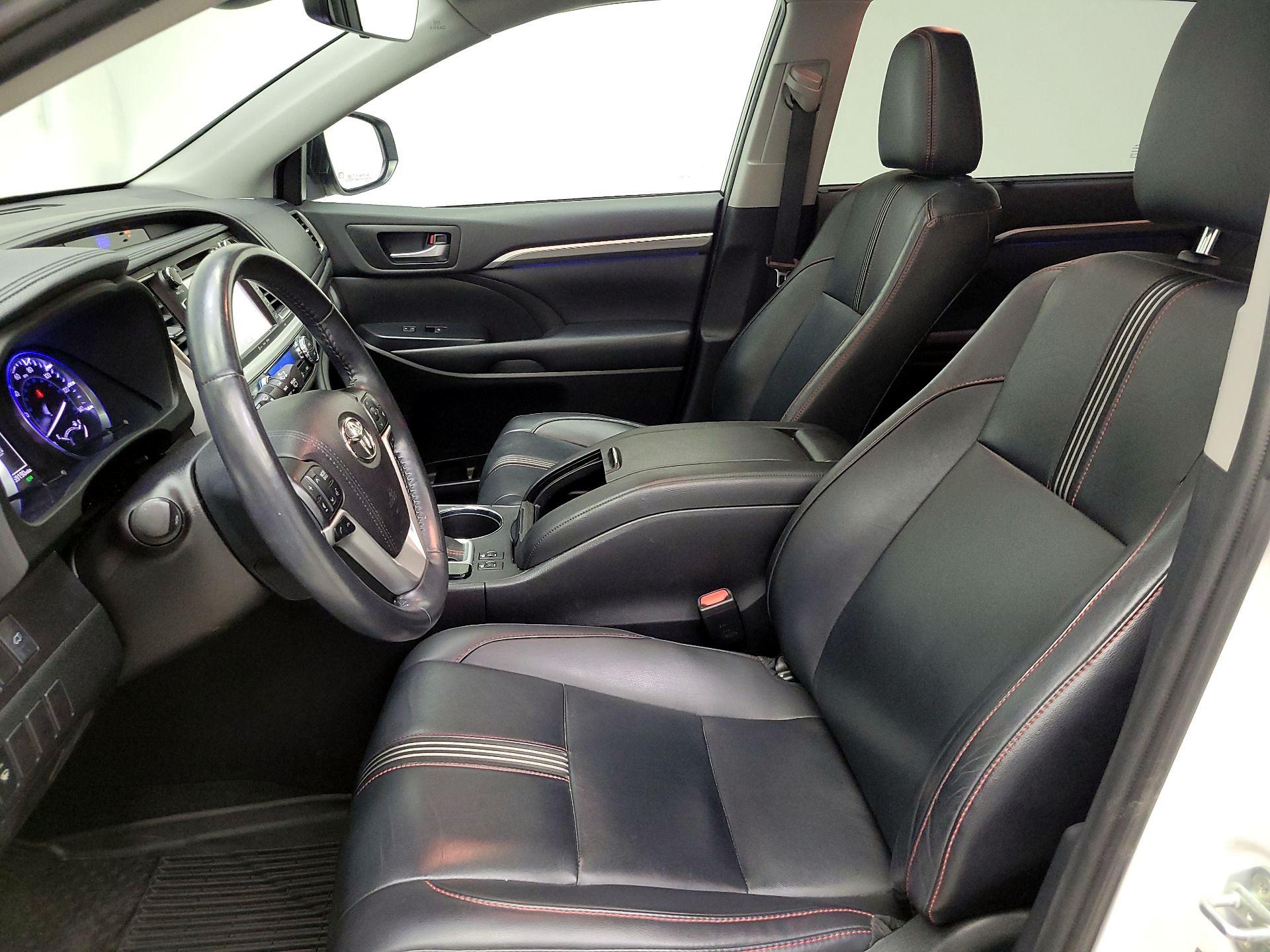 Thumbnail: 2019 Toyota Highlander - 11