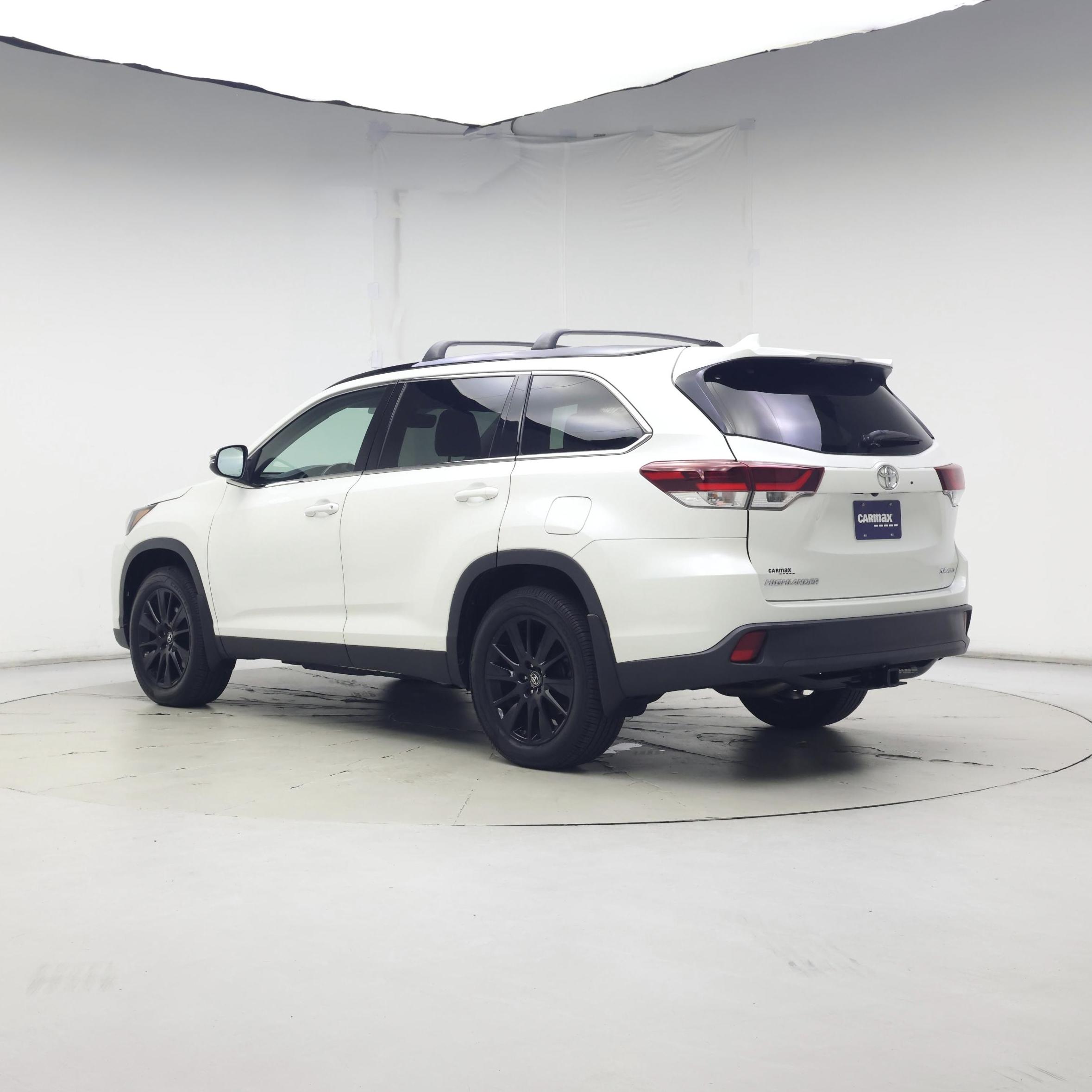 Thumbnail: 2019 Toyota Highlander - 2