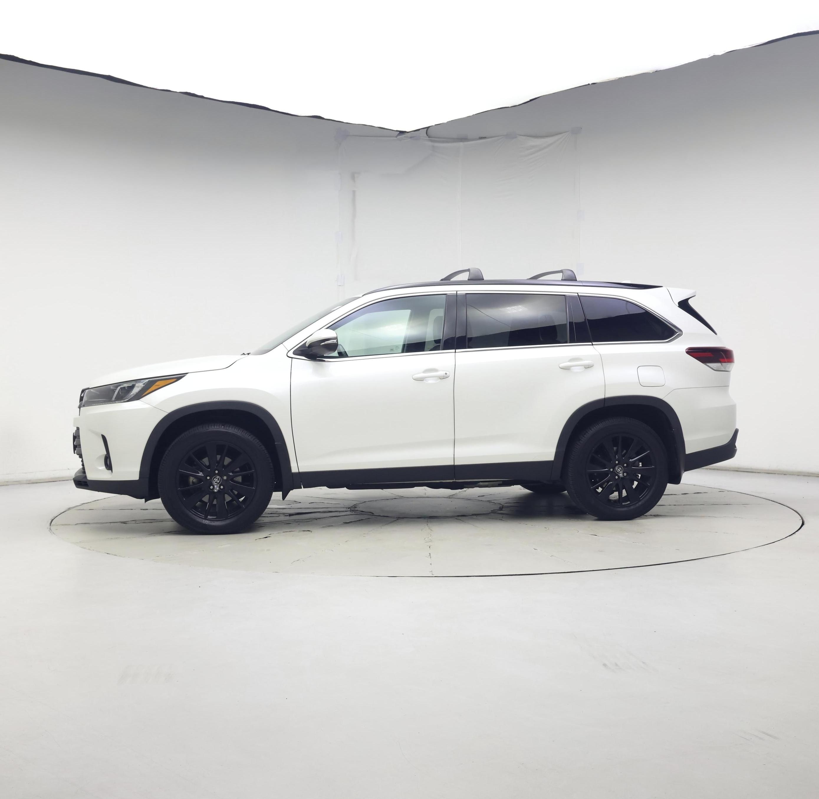 Thumbnail: 2019 Toyota Highlander - 3