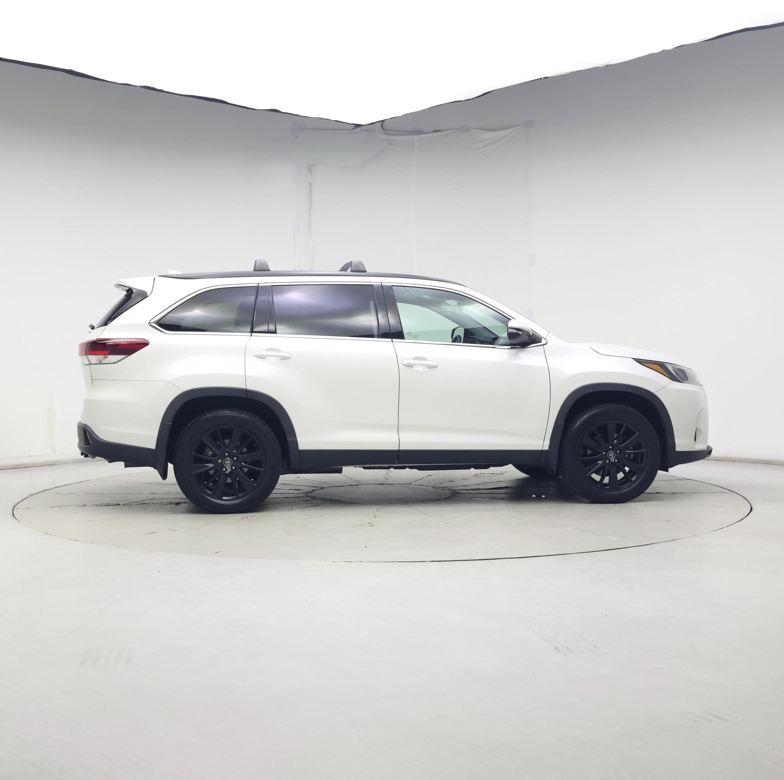 Thumbnail: 2019 Toyota Highlander - 7