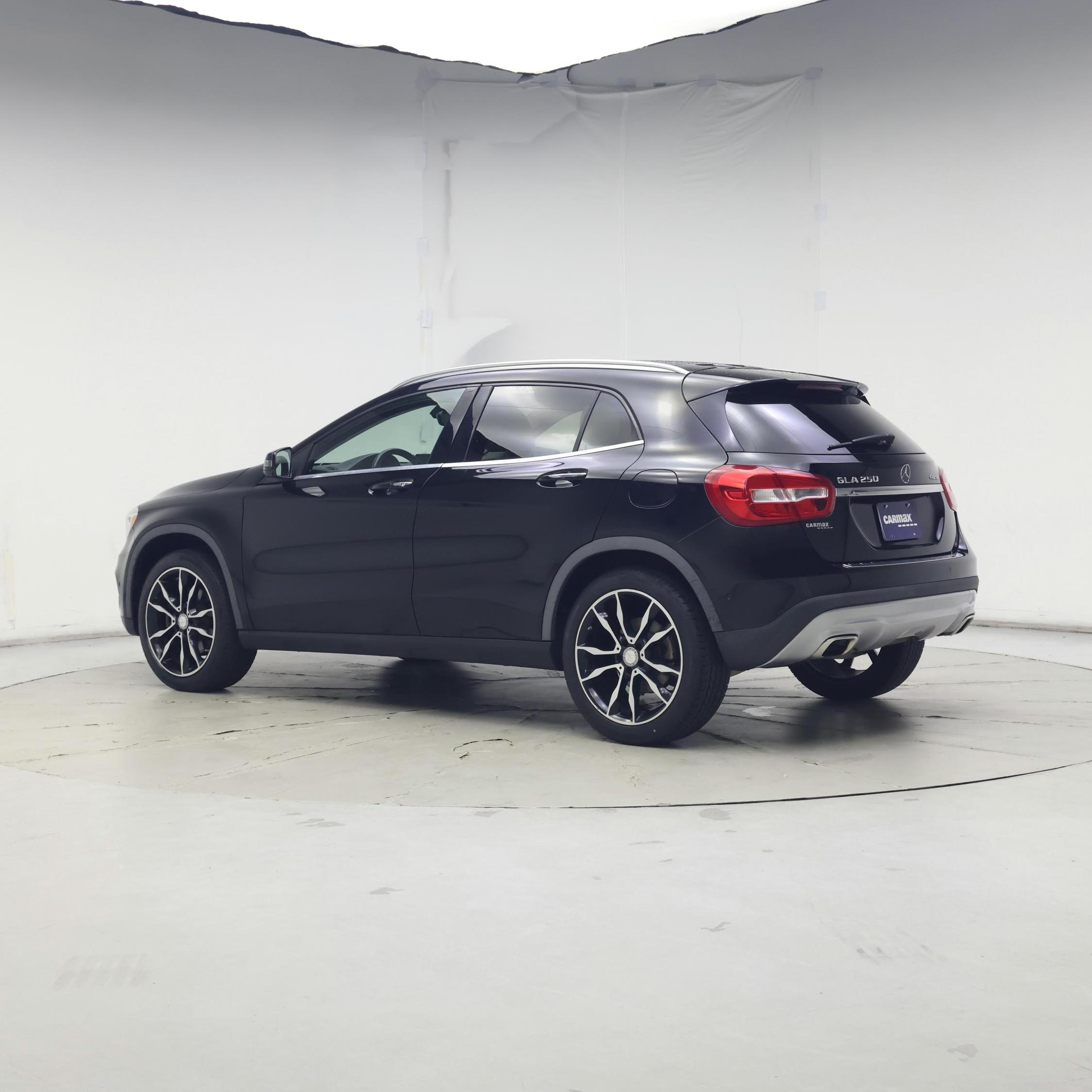 Thumbnail: 2016 Mercedes-Benz GLA - 2