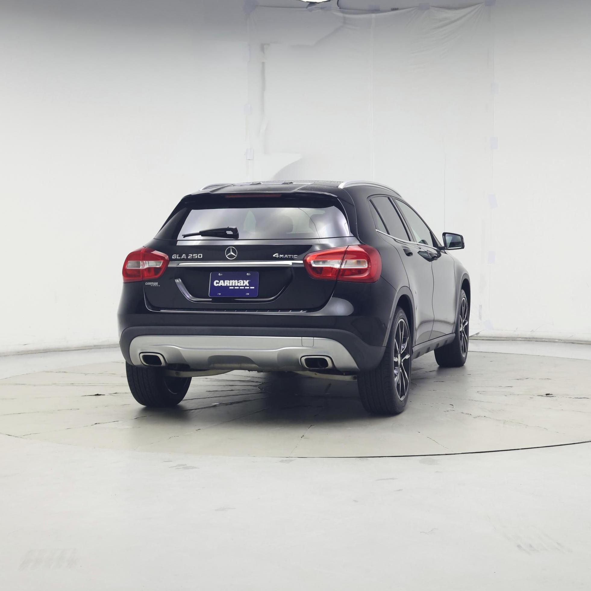Thumbnail: 2016 Mercedes-Benz GLA - 8