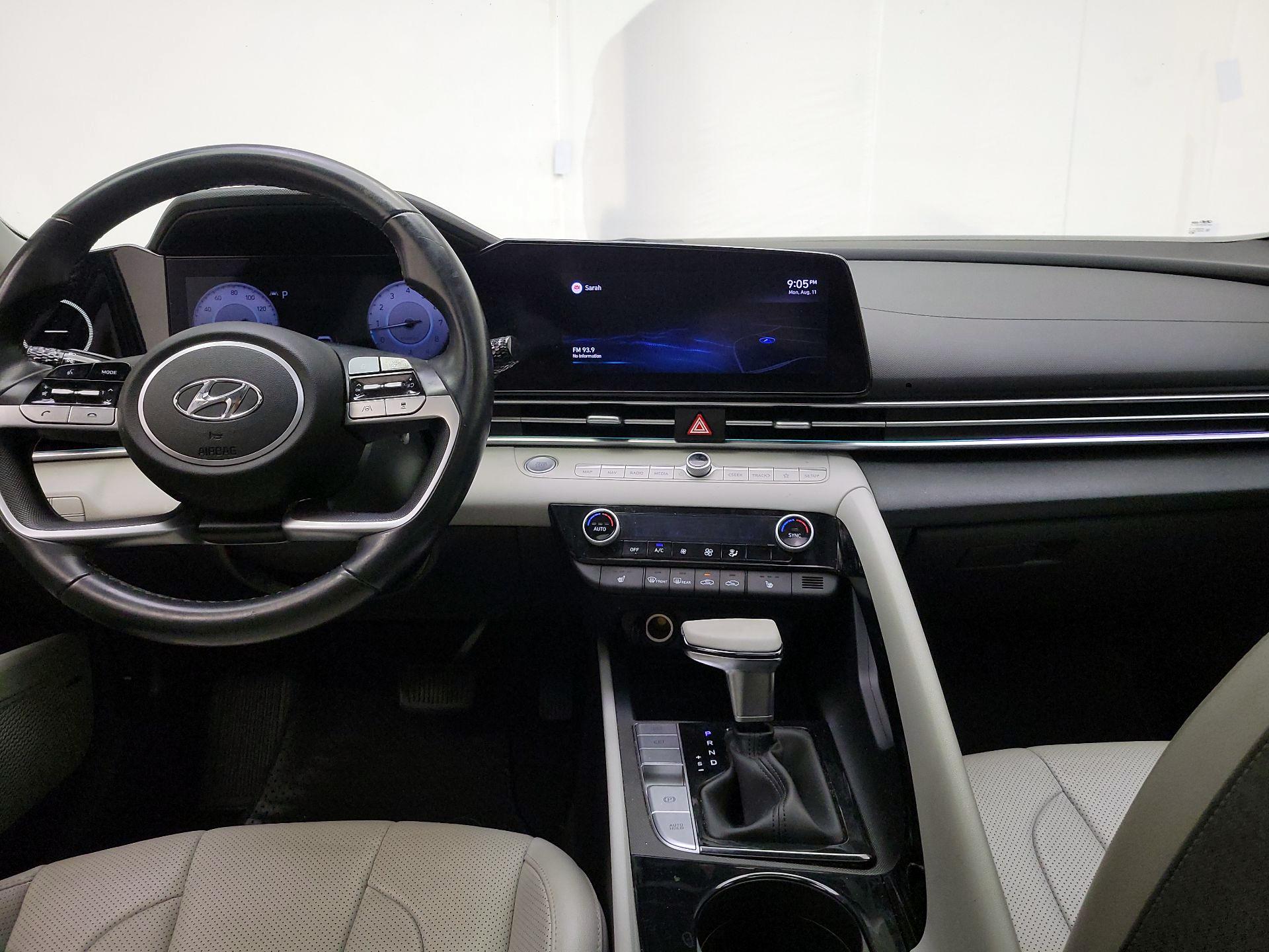 Thumbnail: 2022 Hyundai Elantra - 9