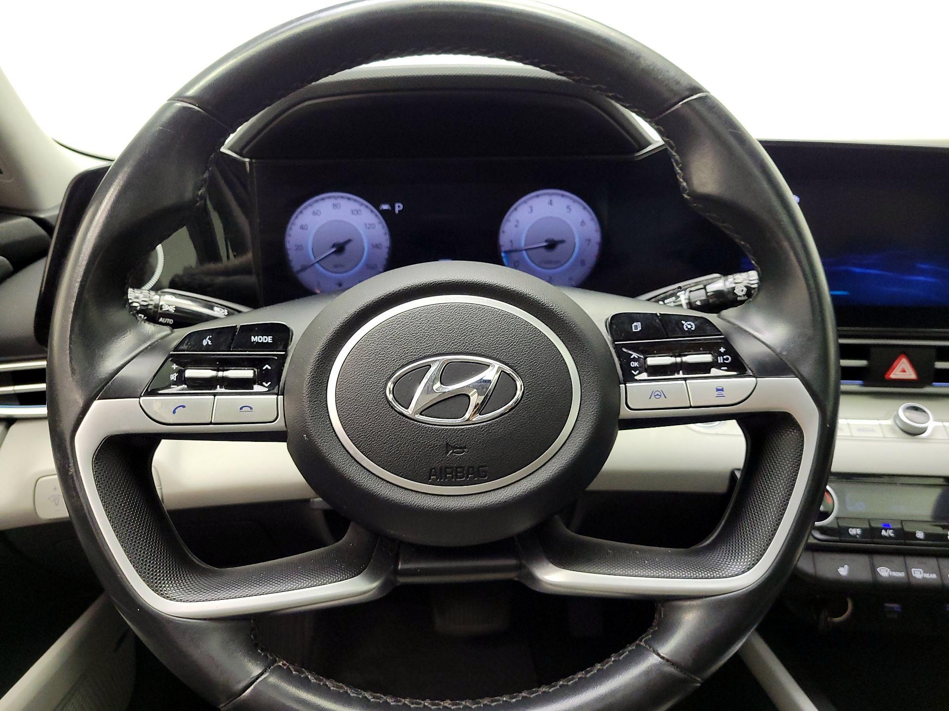 Thumbnail: 2022 Hyundai Elantra - 10