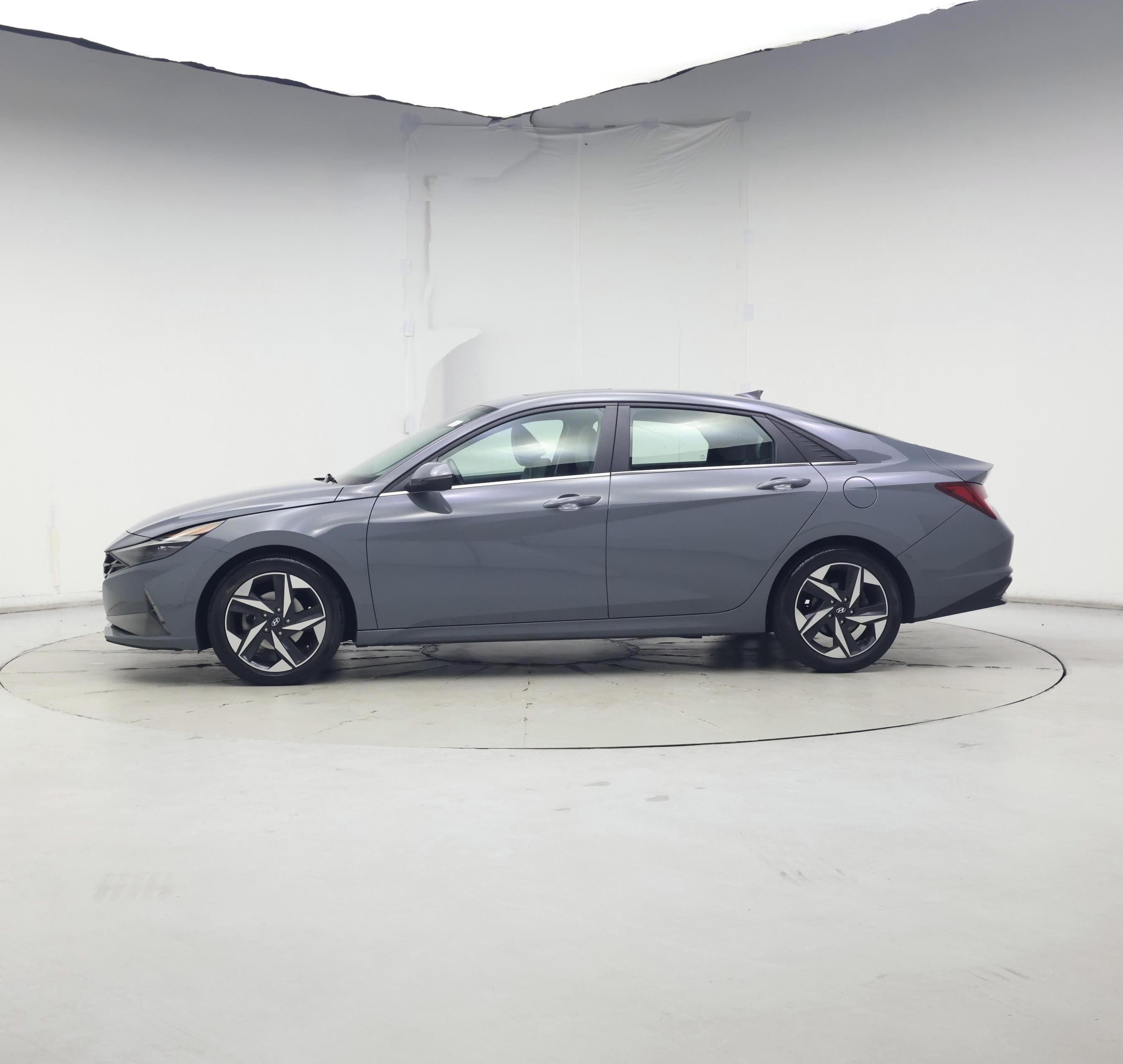 Thumbnail: 2022 Hyundai Elantra - 3