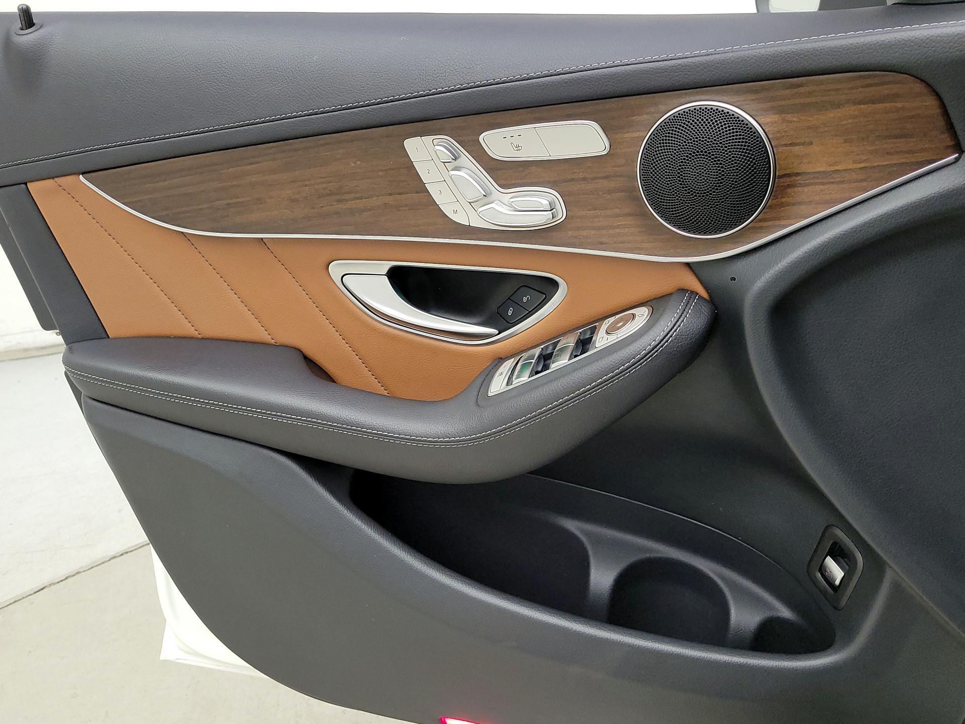 Thumbnail: 2022 Mercedes-Benz GLC - 12