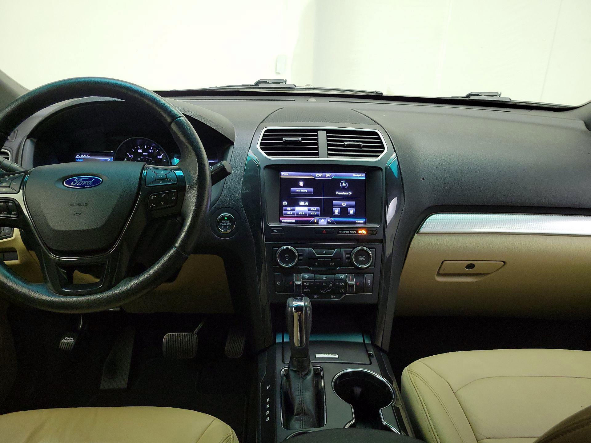 Thumbnail: 2016 Ford Explorer - 9