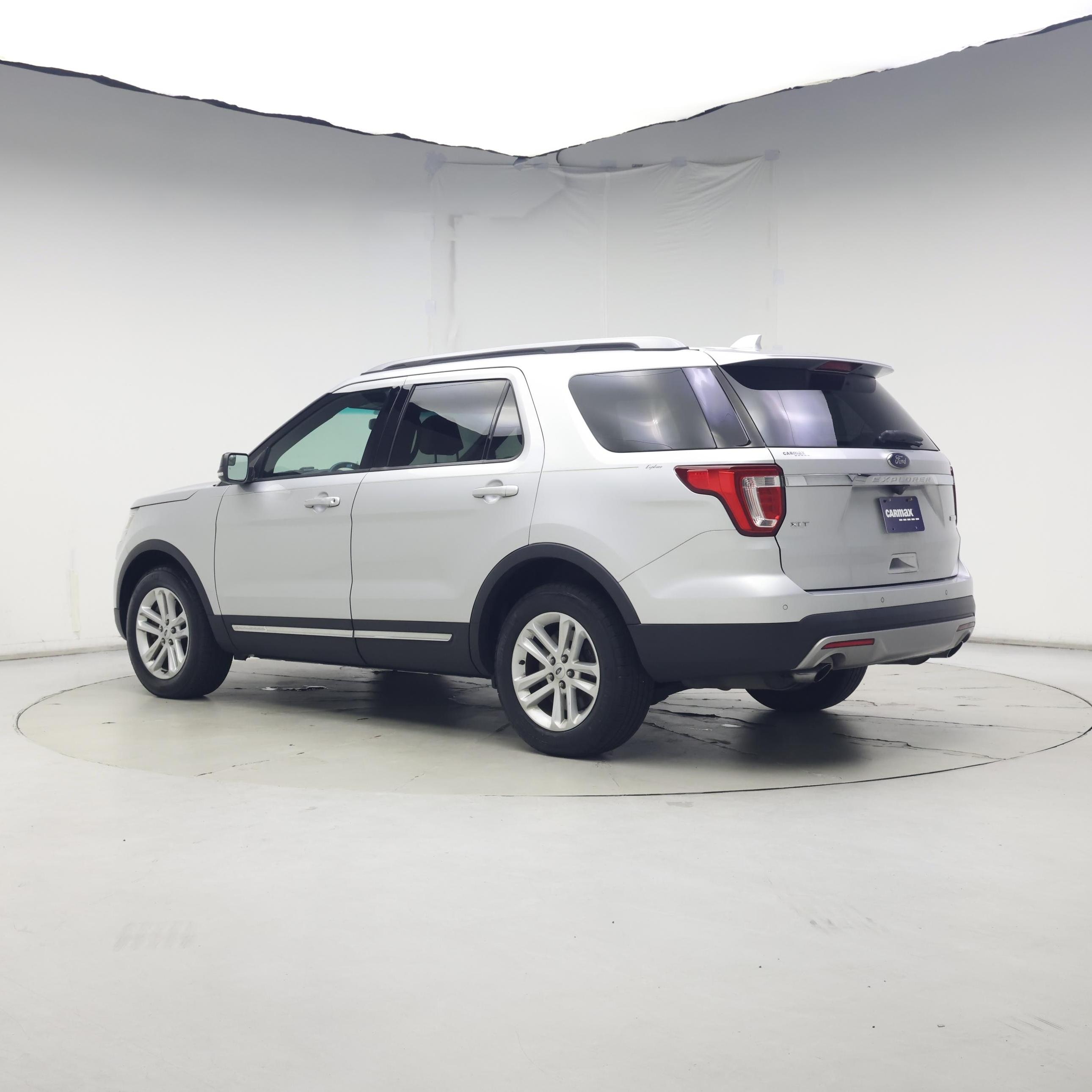 Thumbnail: 2016 Ford Explorer - 2