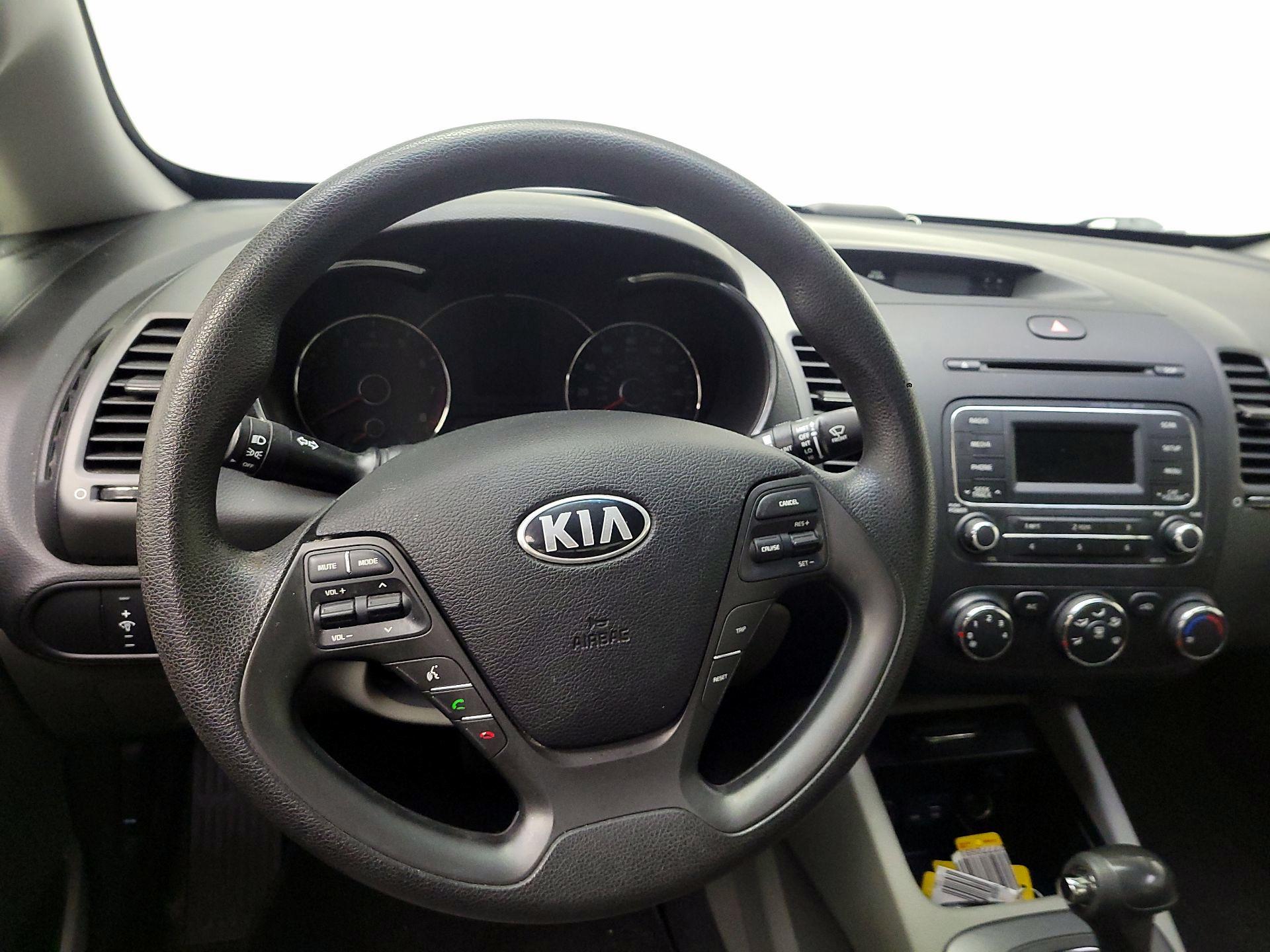 Thumbnail: 2015 Kia Forte - 10