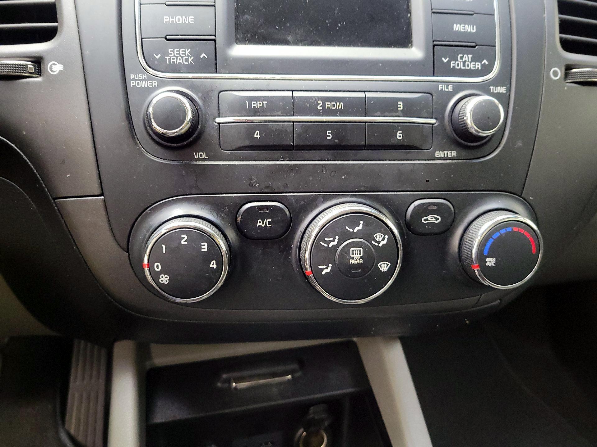 Thumbnail: 2015 Kia Forte - 15