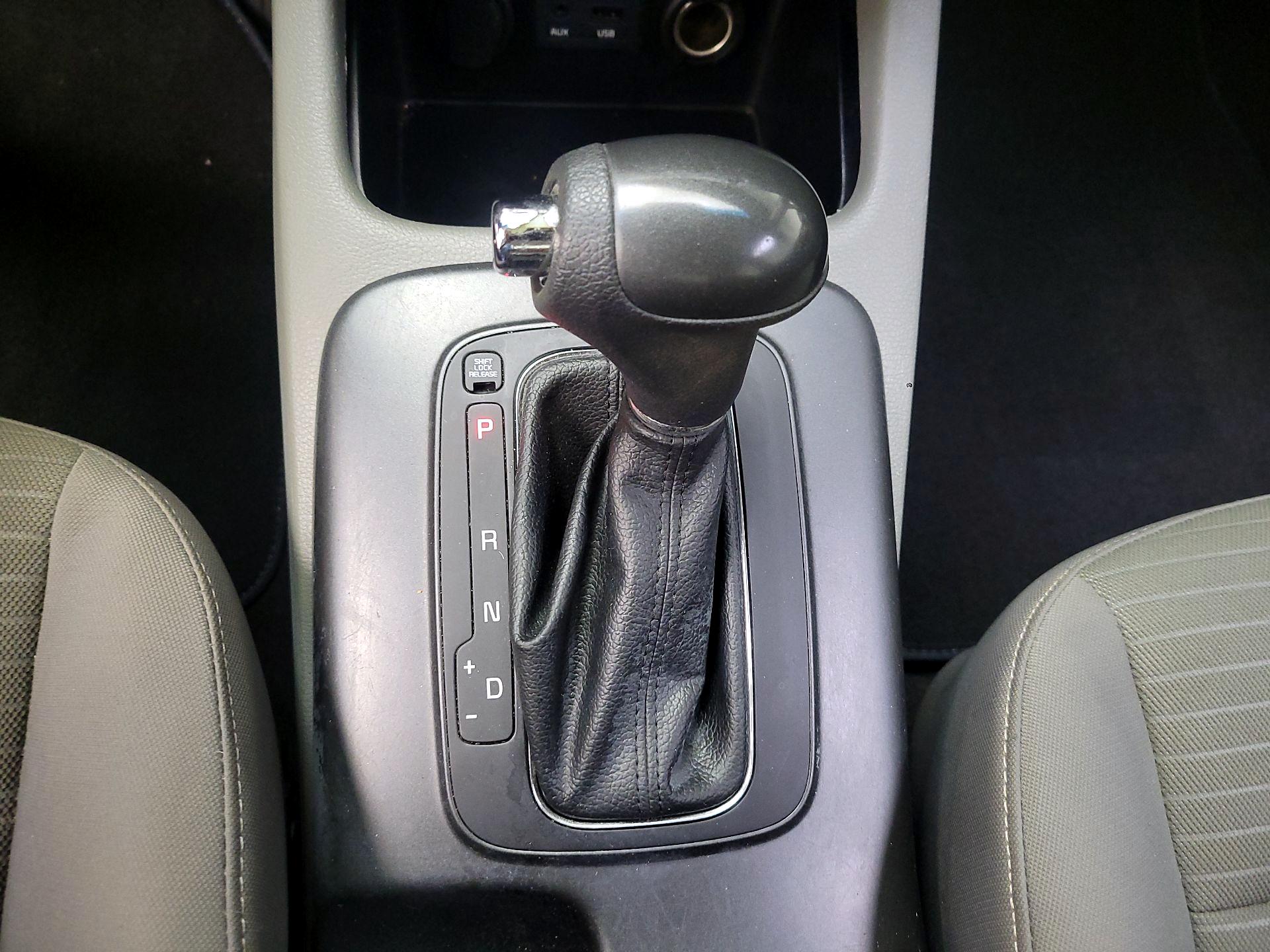 Thumbnail: 2015 Kia Forte - 16
