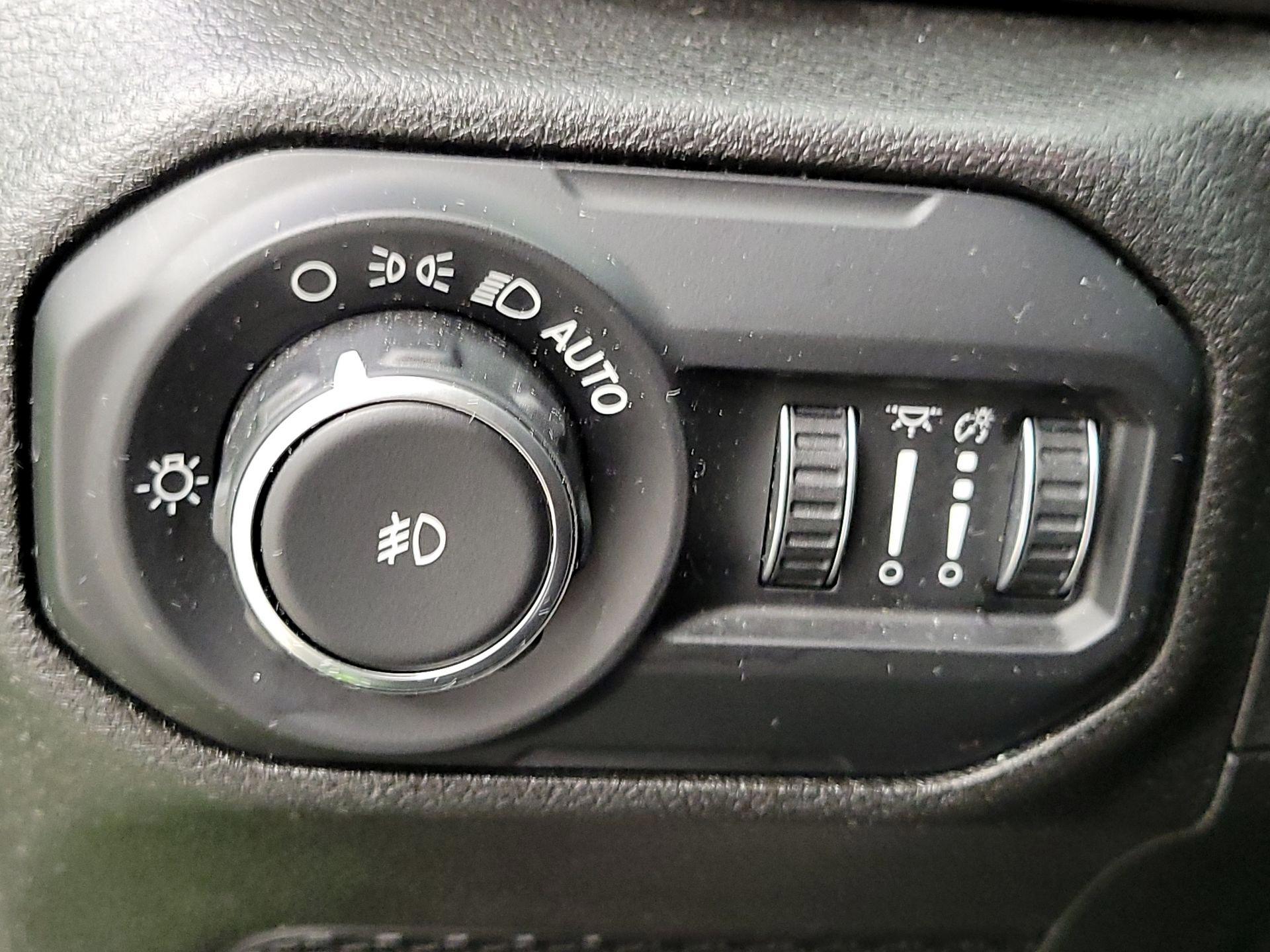 Thumbnail: 2019 Jeep Wrangler - 13