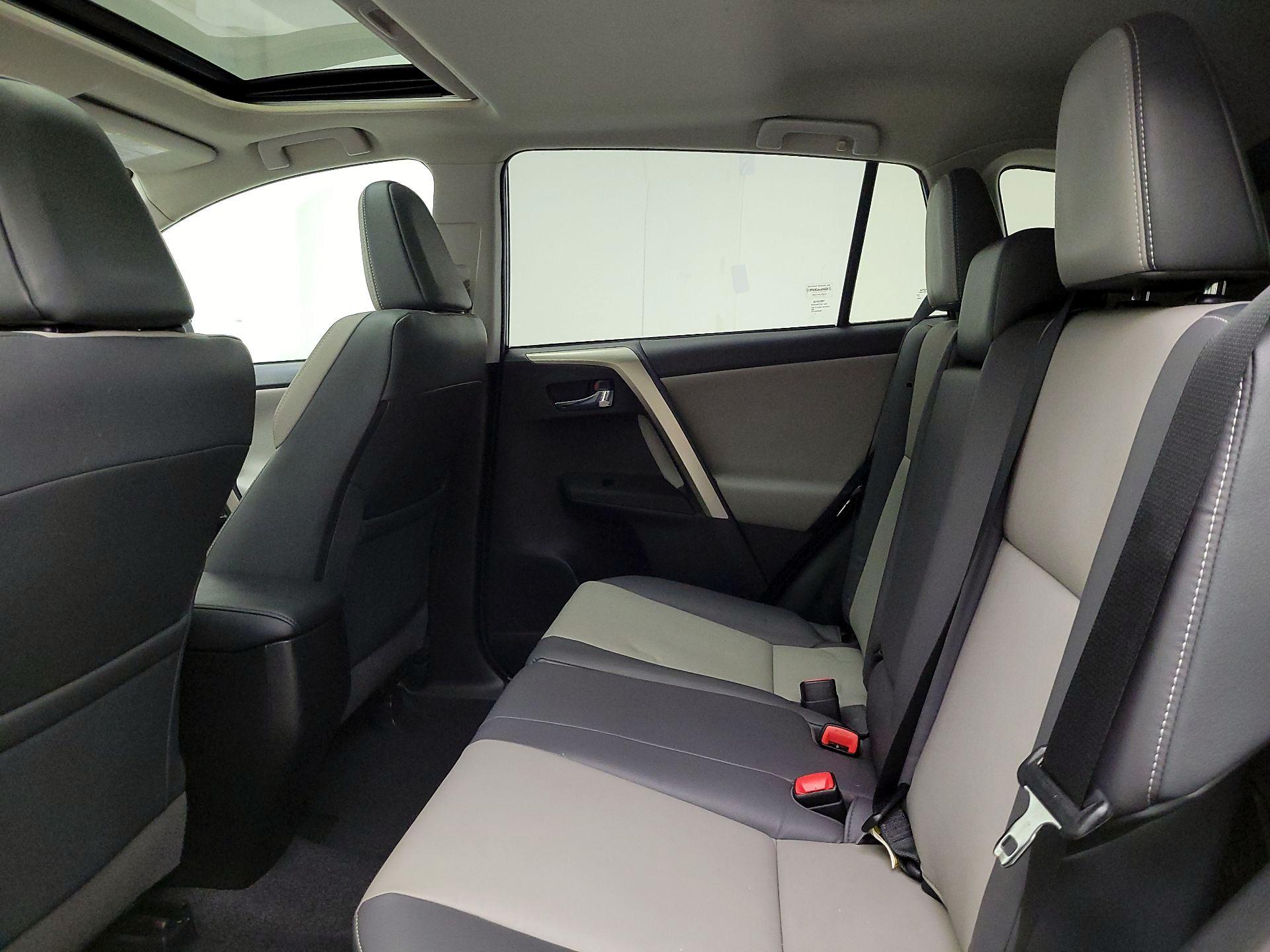 Thumbnail: 2015 Toyota RAV4 - 20