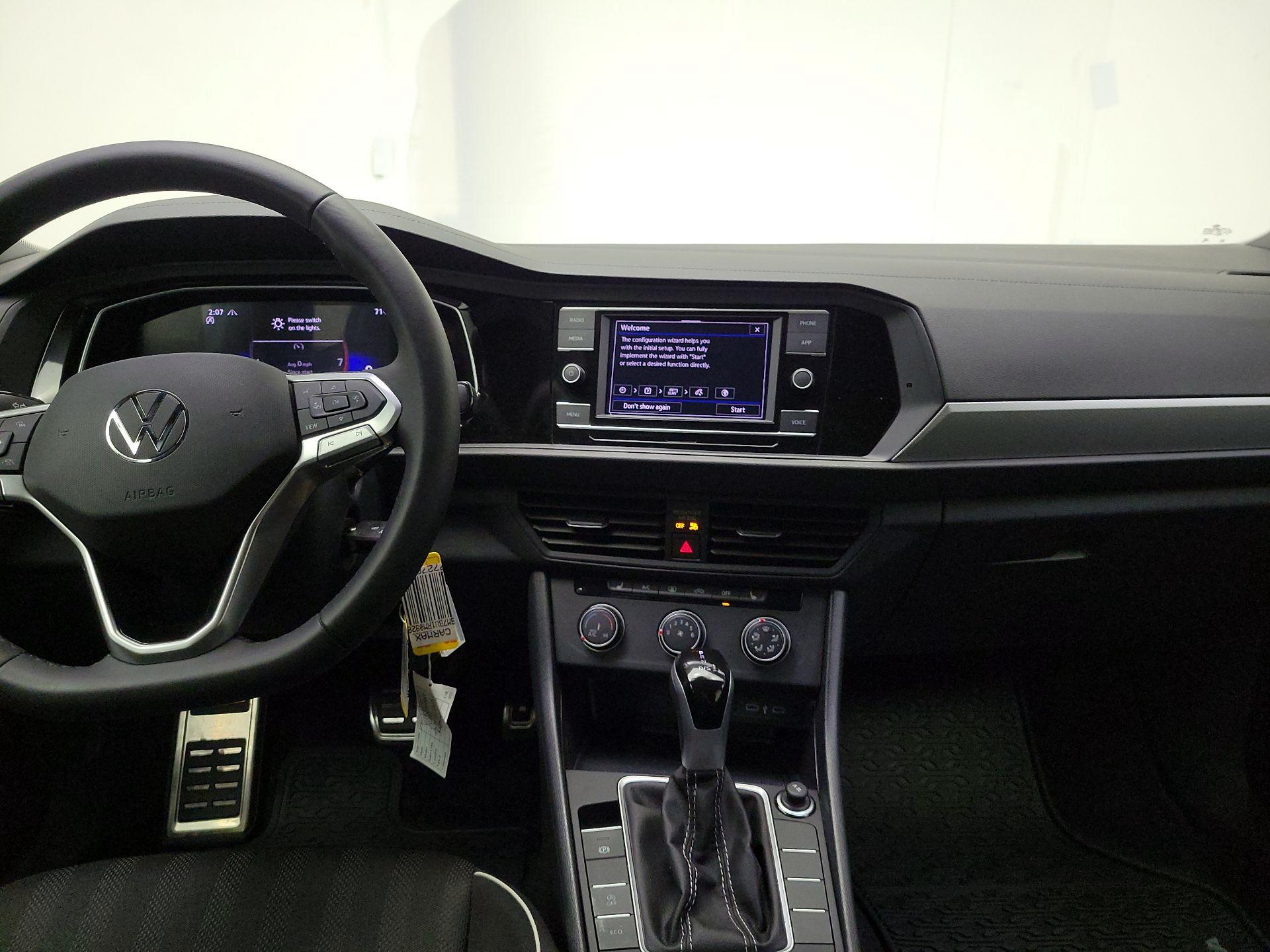 Thumbnail: 2024 Volkswagen Jetta - 9