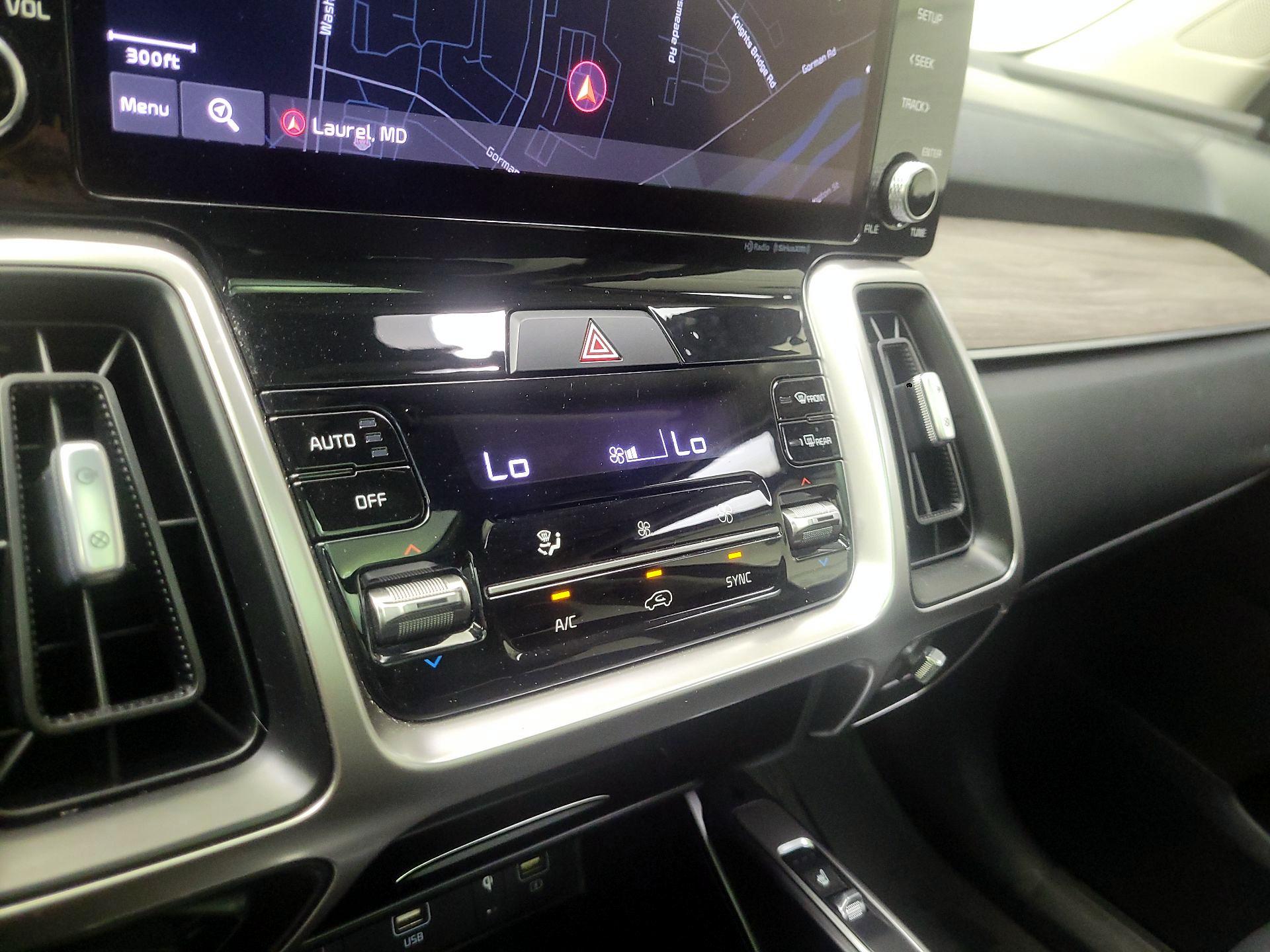 Thumbnail: 2021 Kia Sorento - 17