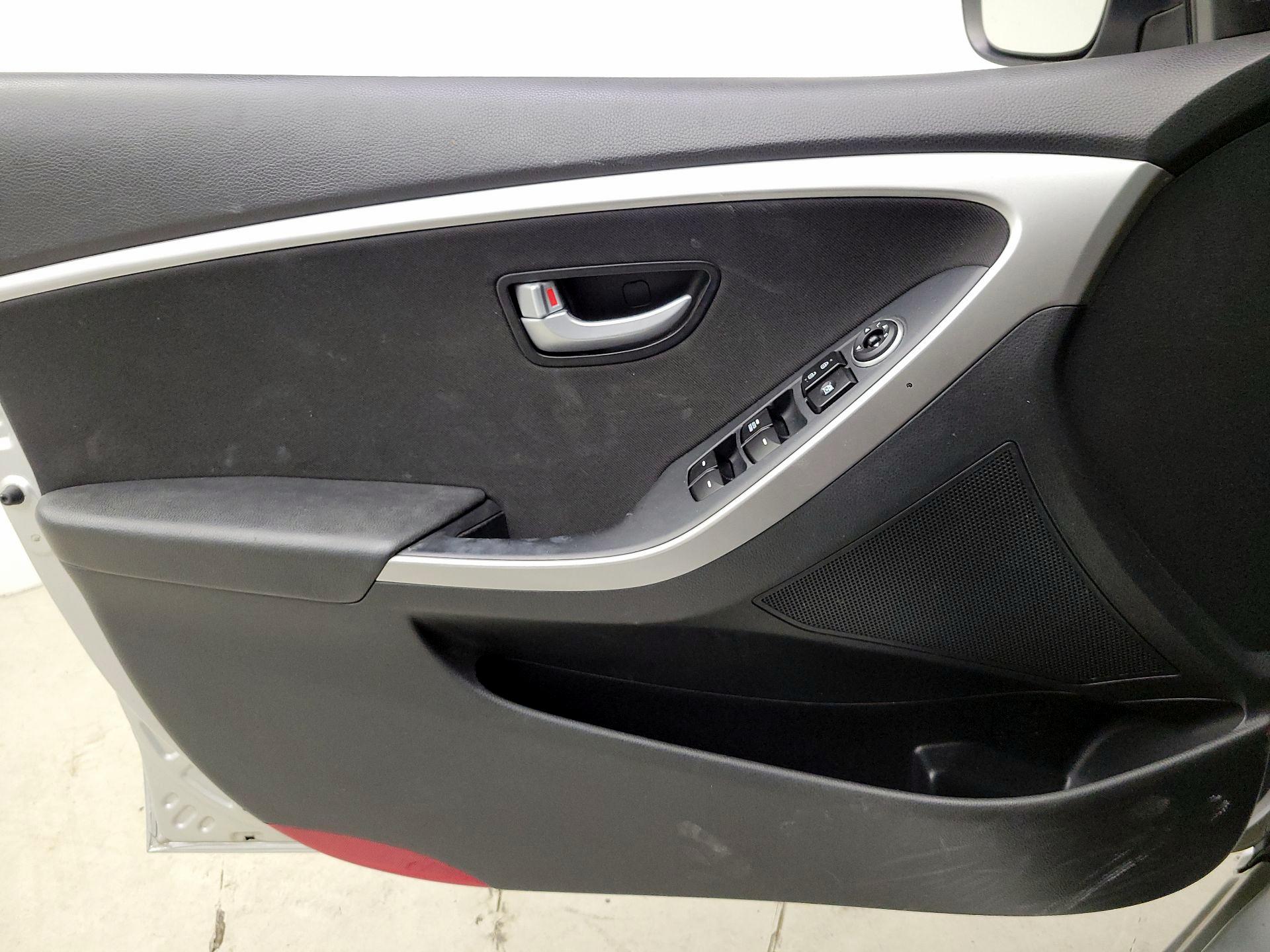 Thumbnail: 2016 Hyundai Elantra - 12