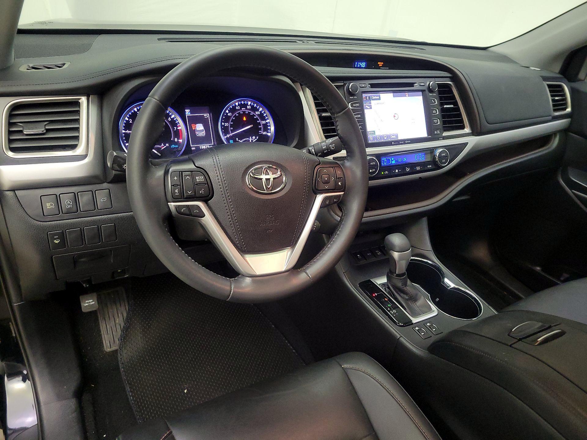 Thumbnail: 2019 Toyota Highlander - 9