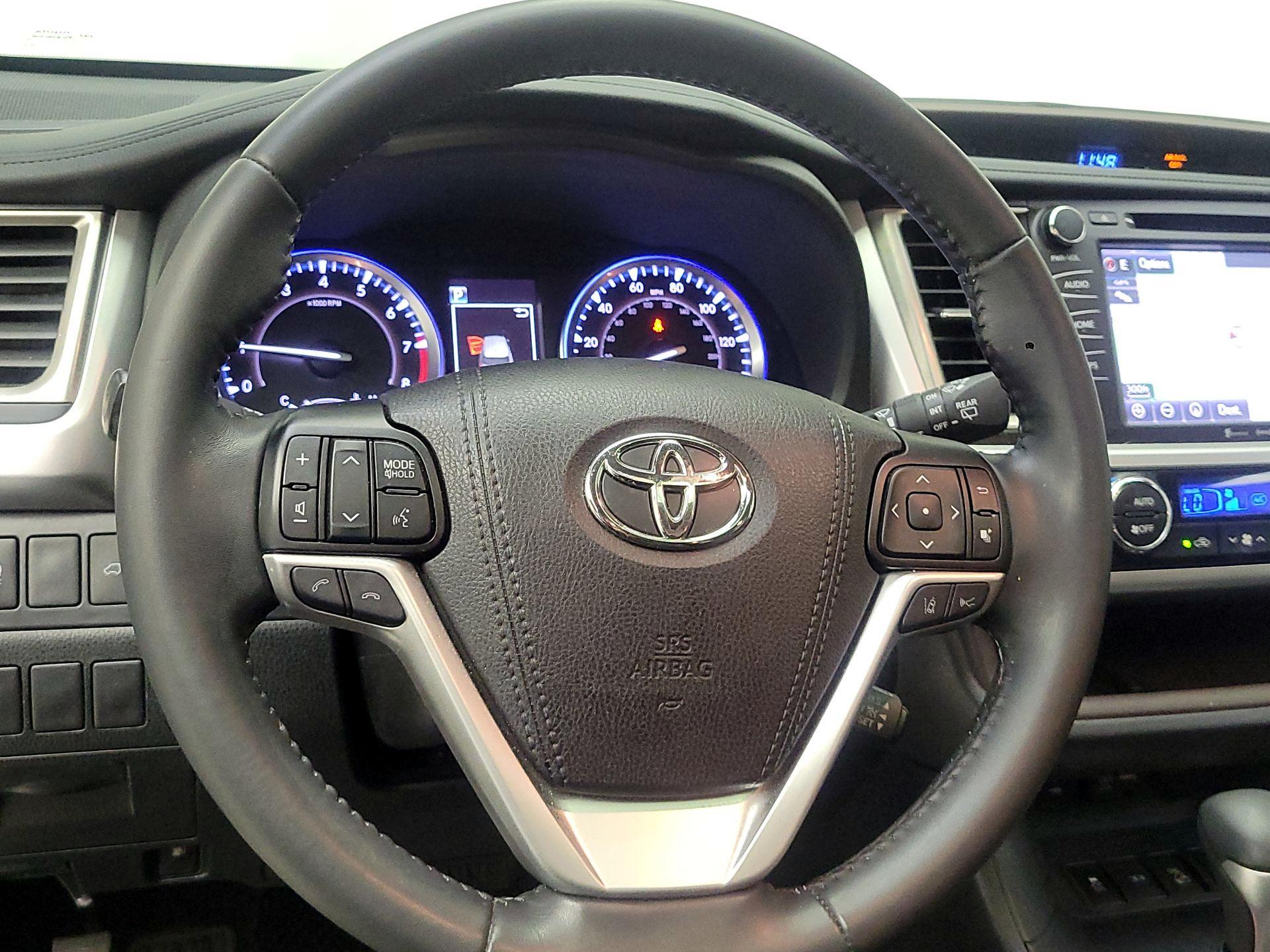 Thumbnail: 2019 Toyota Highlander - 10