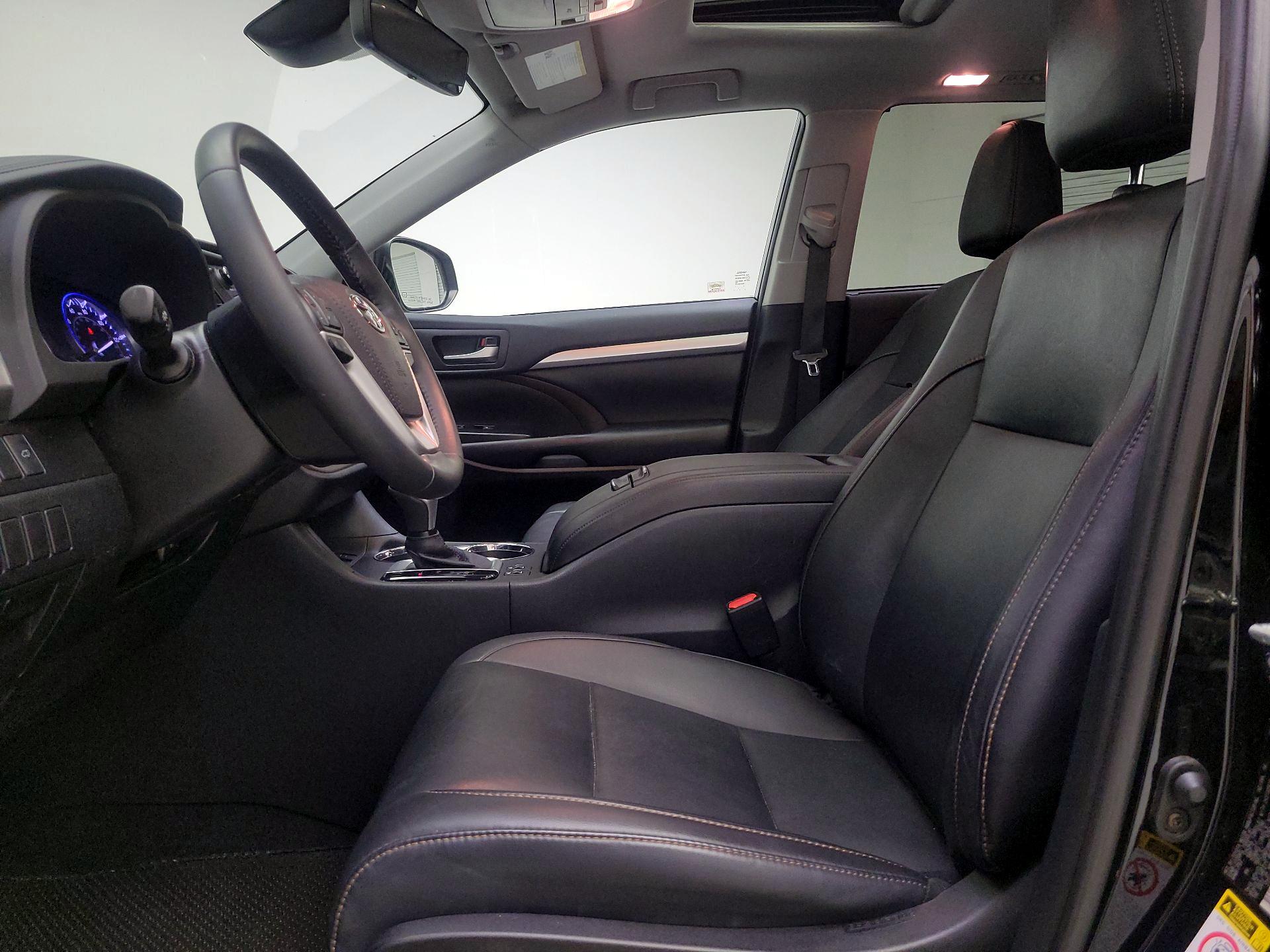 Thumbnail: 2019 Toyota Highlander - 11